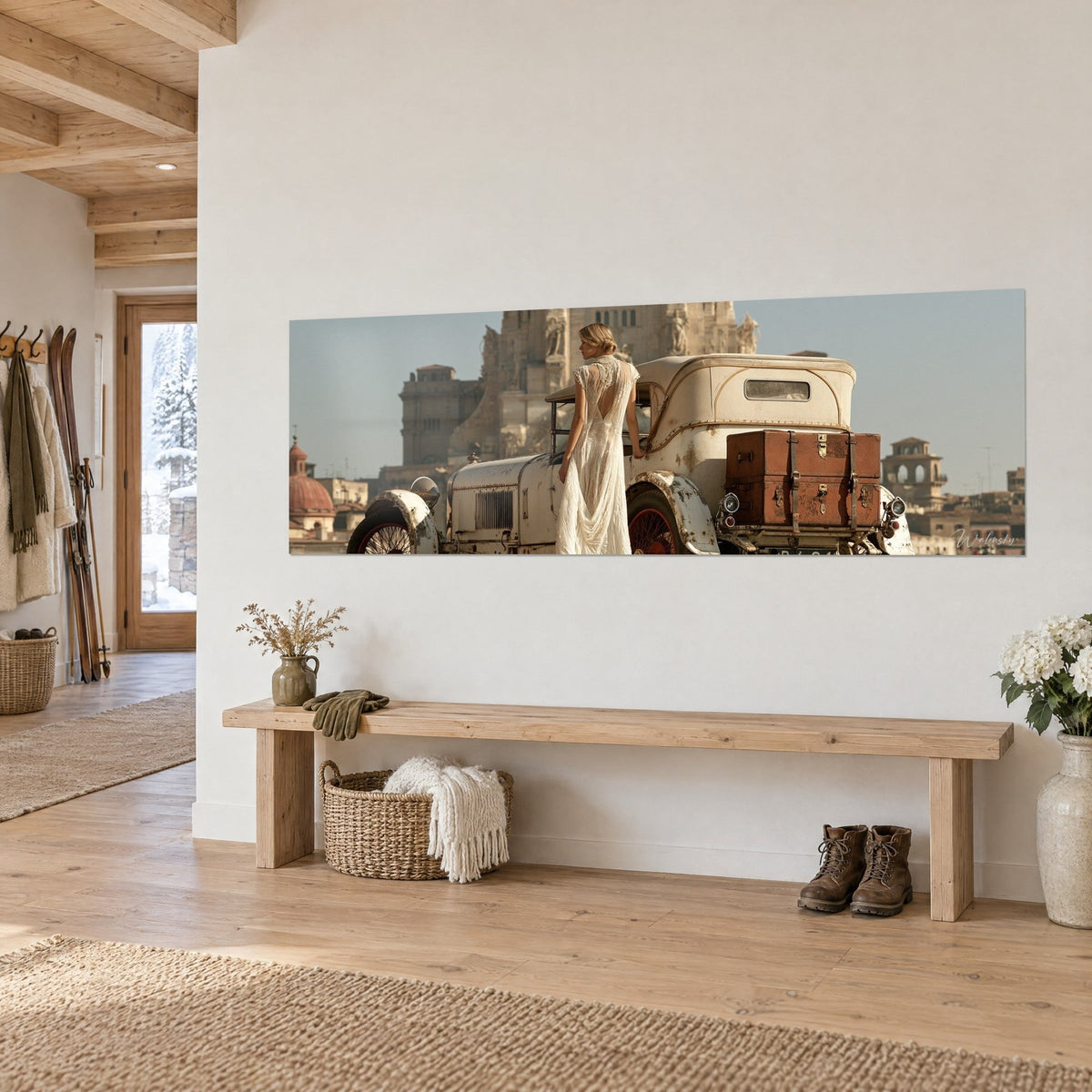 Schilderij antieke cabriolet met rode velgen, jonge vrouw in witte jurk voor een okerkleurige kathedraal, witte muur van een chalet
