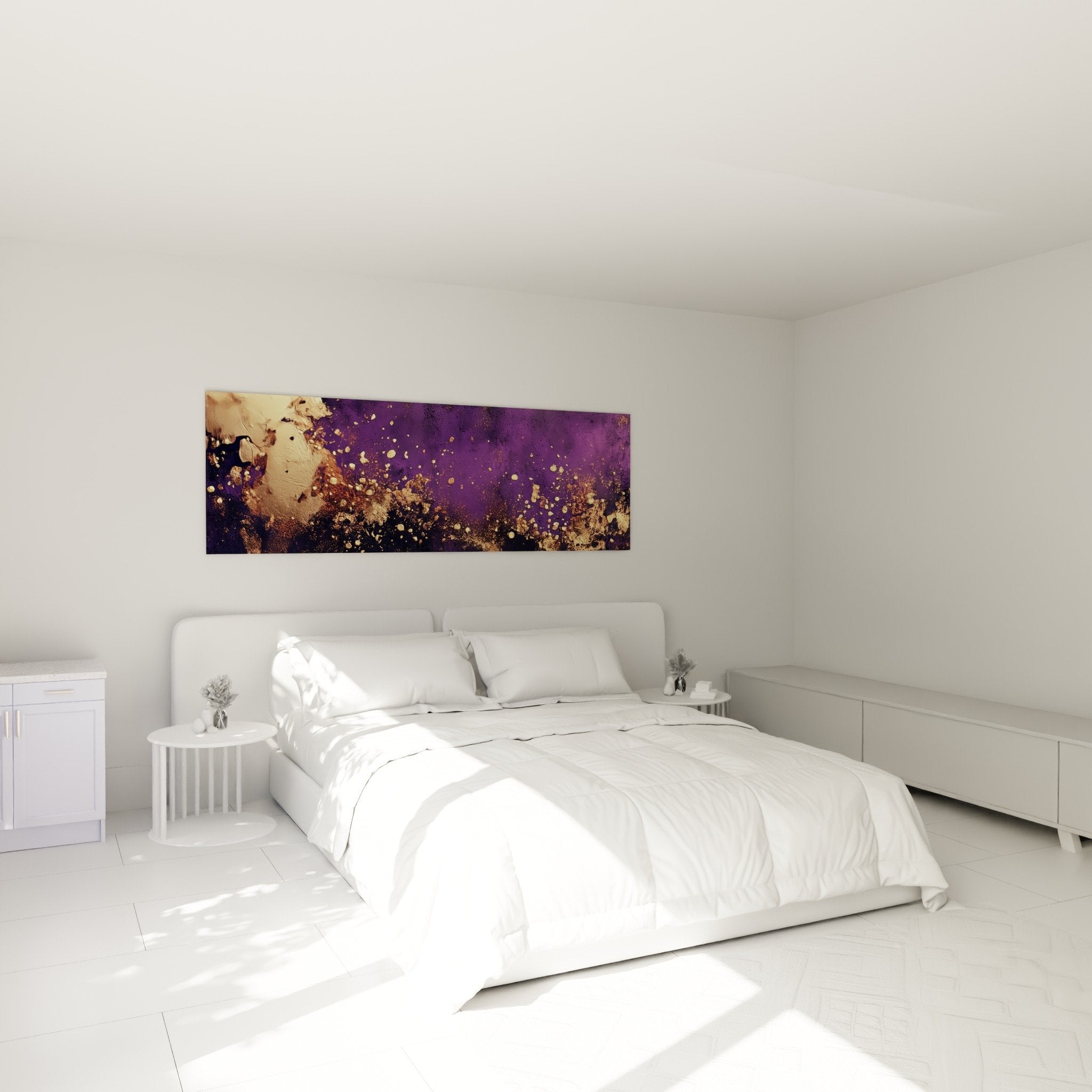 Tableau violet et or dans chambre moderne creant une ambiance feutree et raffinee