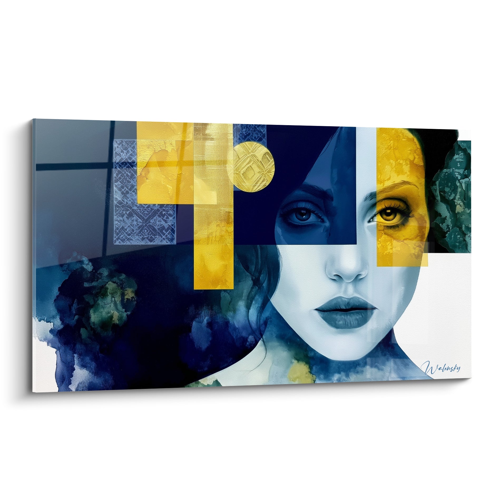Visage abstrait bleu marine et doré, regard divisé, motifs géométriques et aquarelle verte