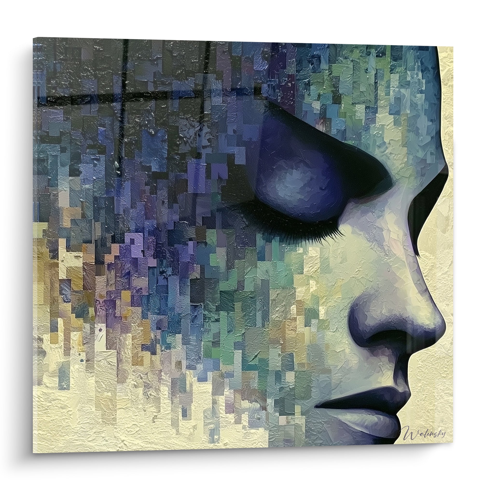 Visage abstrait aux yeux clos, mosaïque bleu marine et doré, texture peinte en relief