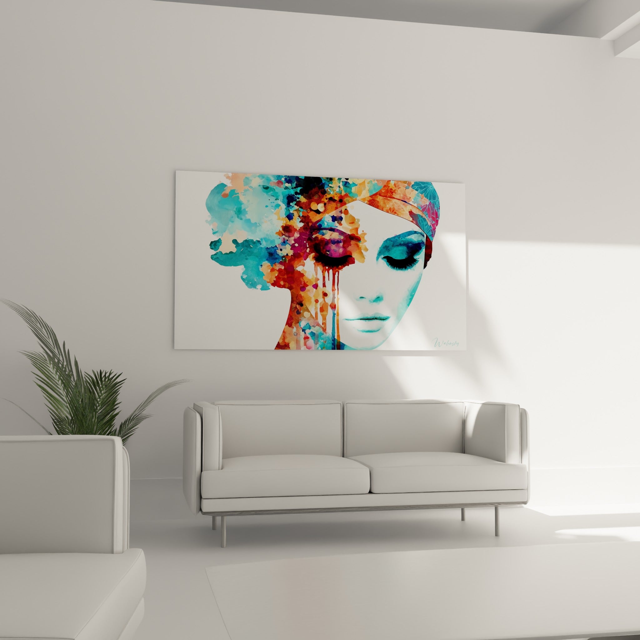 Portrait aquarelle turquoise et bordeaux aux paupières closes, suspendu au-dessus d'un canapé dans un salon lumineux