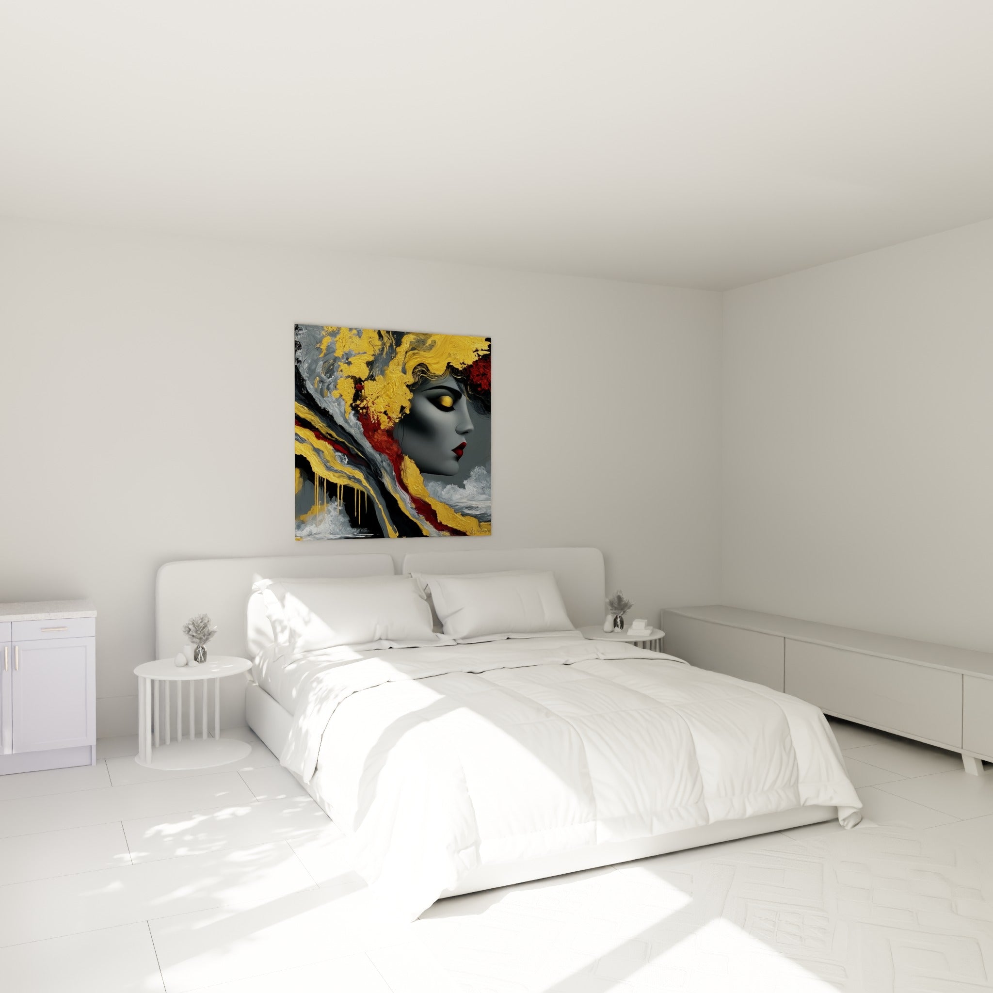 Silhouette dorée et rouge d'un visage abstrait au-dessus d'un lit dans une chambre claire