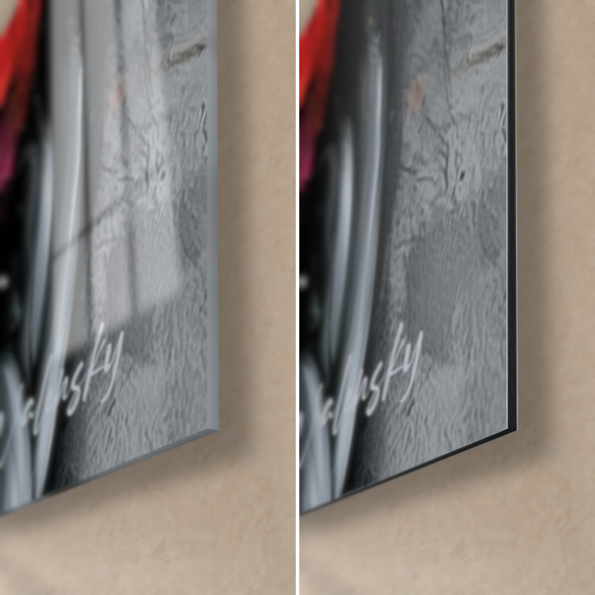 Tableau visage monochrome aux touches turquoise et rouge, coin bas droit : verre brillant à reflets, Dibond noir mat, tranche de 3 mm