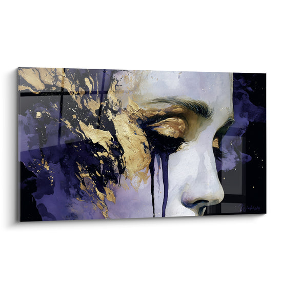 Visage abstrait au profil doré, coulures noires et fond violet profond, matière picturale intense