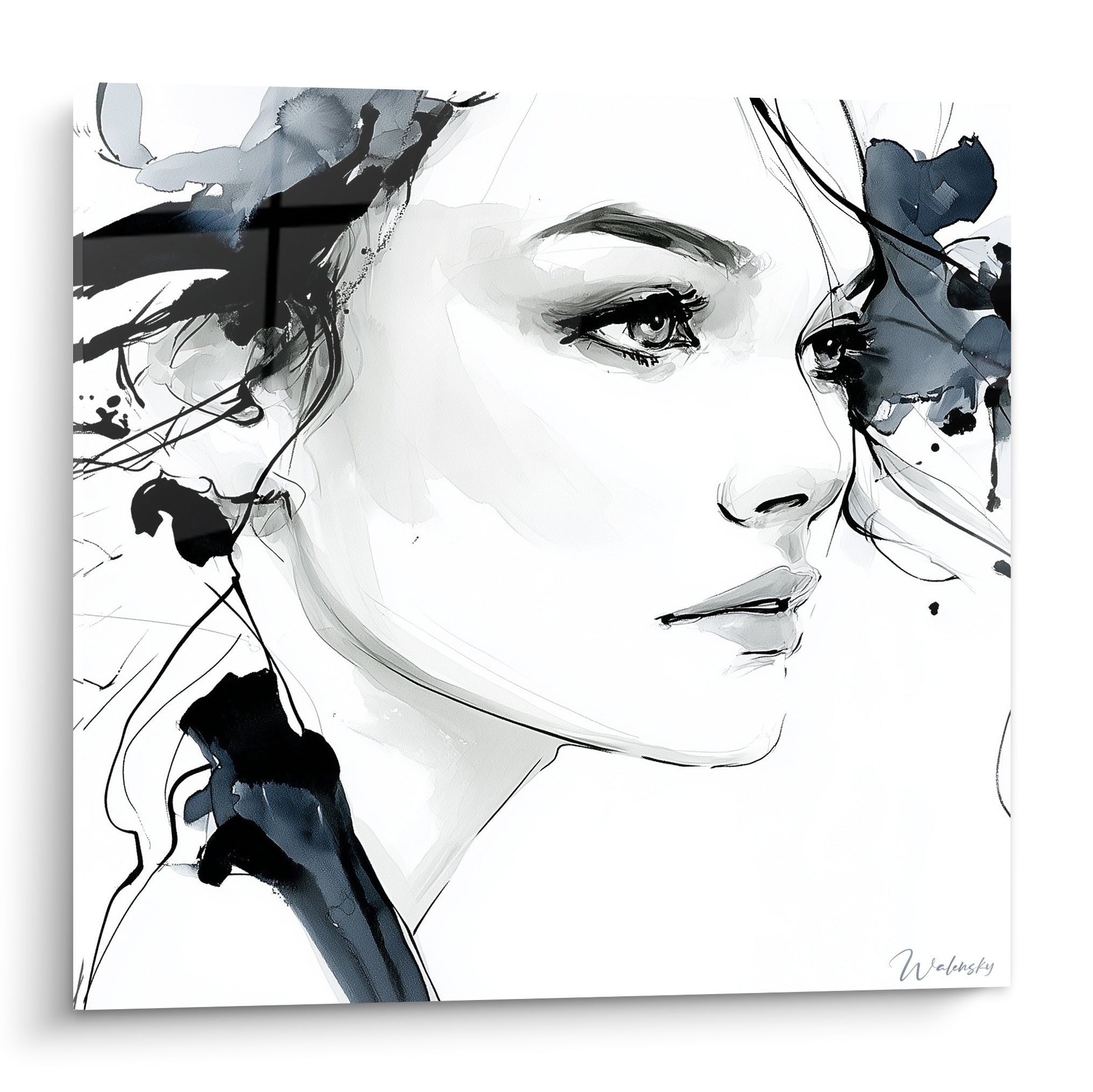 Visage abstrait de profil, encre noire et bleu ardoise, traits fins sur fond blanc immaculé