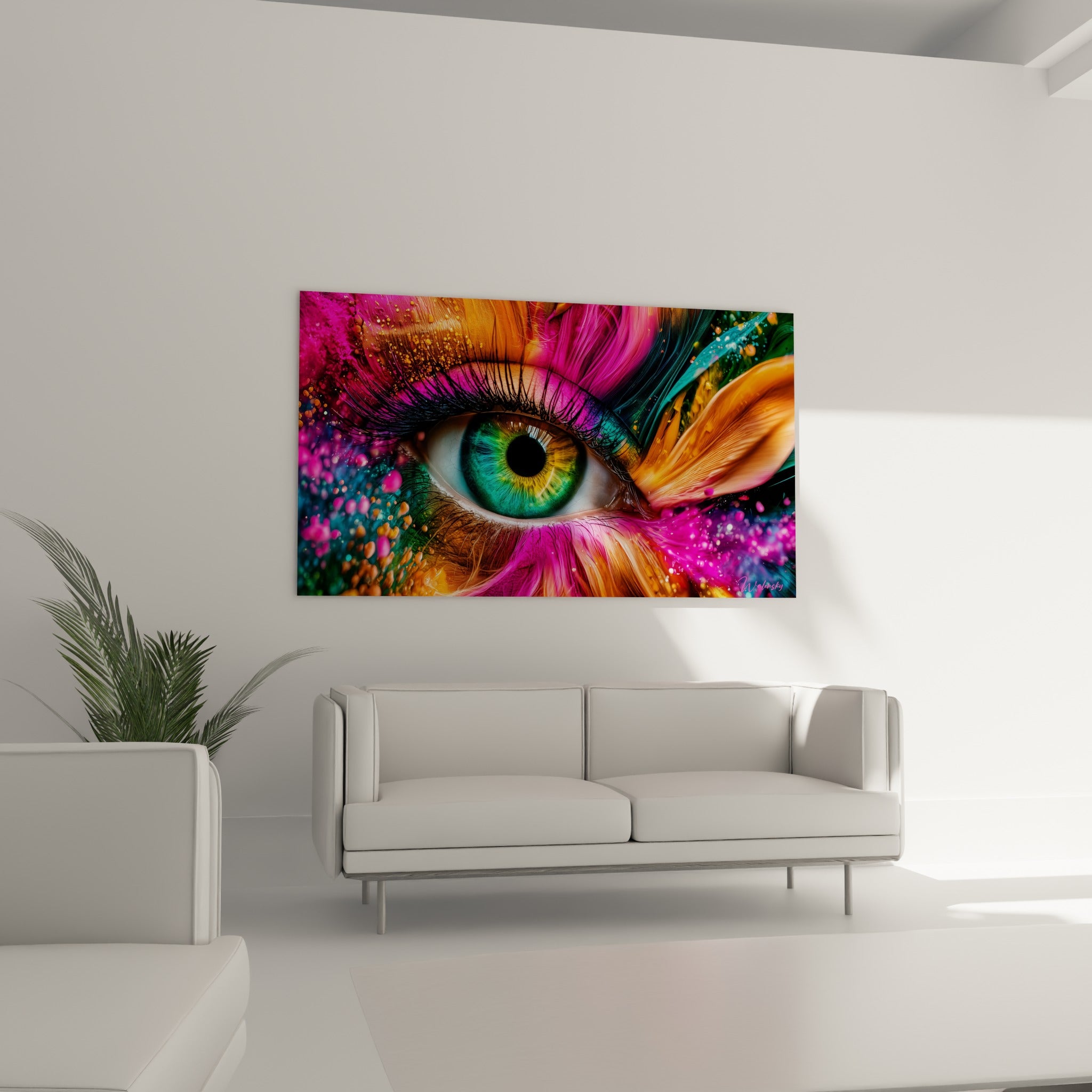 Iris turquoise et poudre orangée du tableau Visage abstrait, suspendu au-dessus d'un canapé dans un salon lumineux