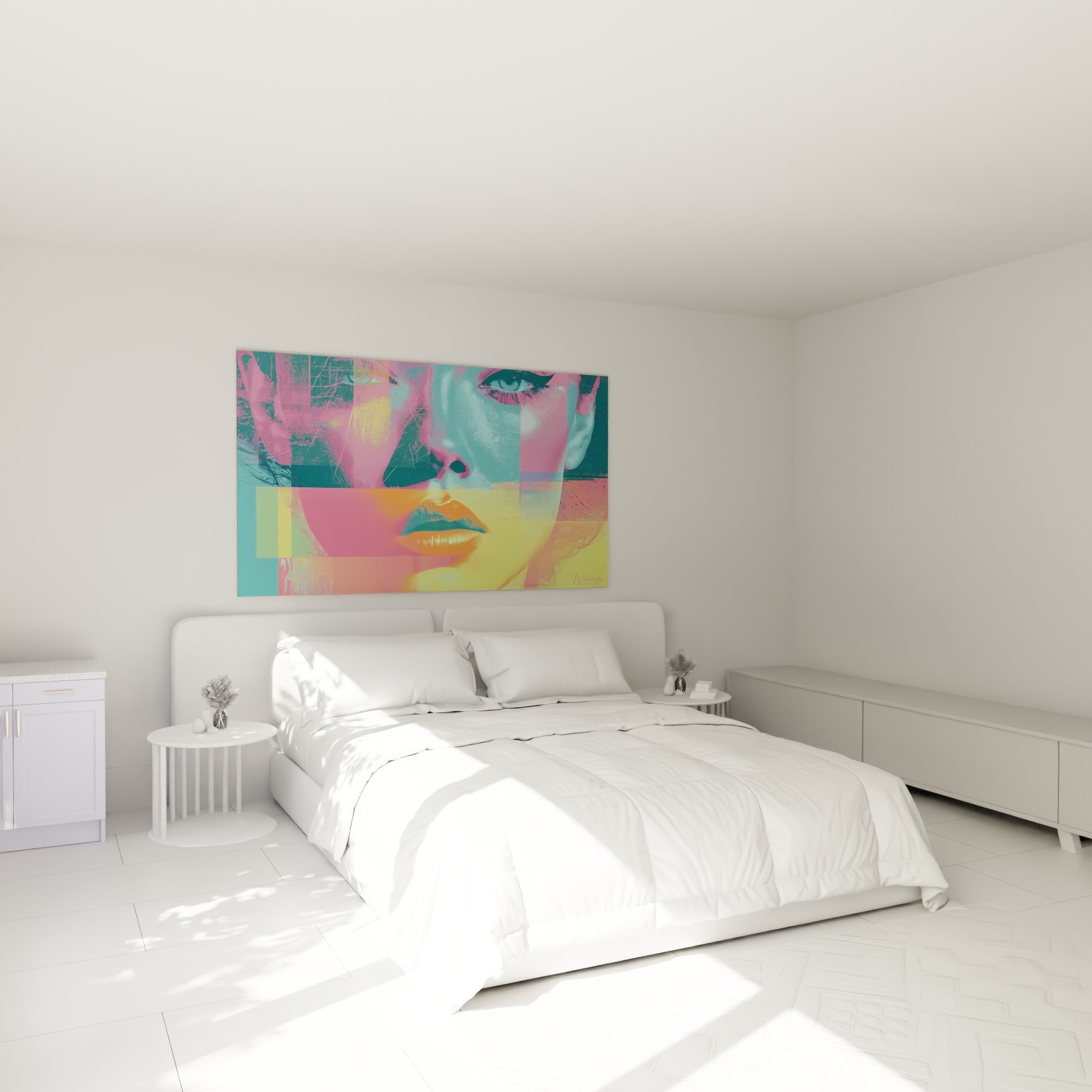 Portrait fragmenté rose fuchsia et turquoise, lèvres jaunes, au-dessus d'un lit dans une chambre claire