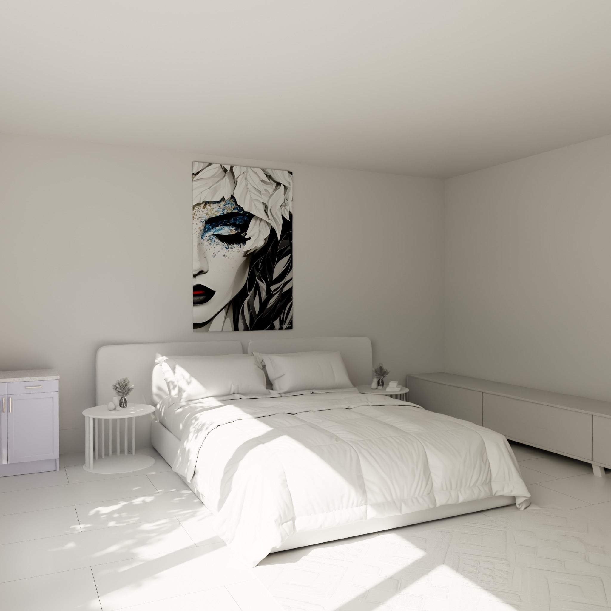 Portrait graphique bleu doré aux mèches noires, au-dessus d'un lit dans une chambre claire