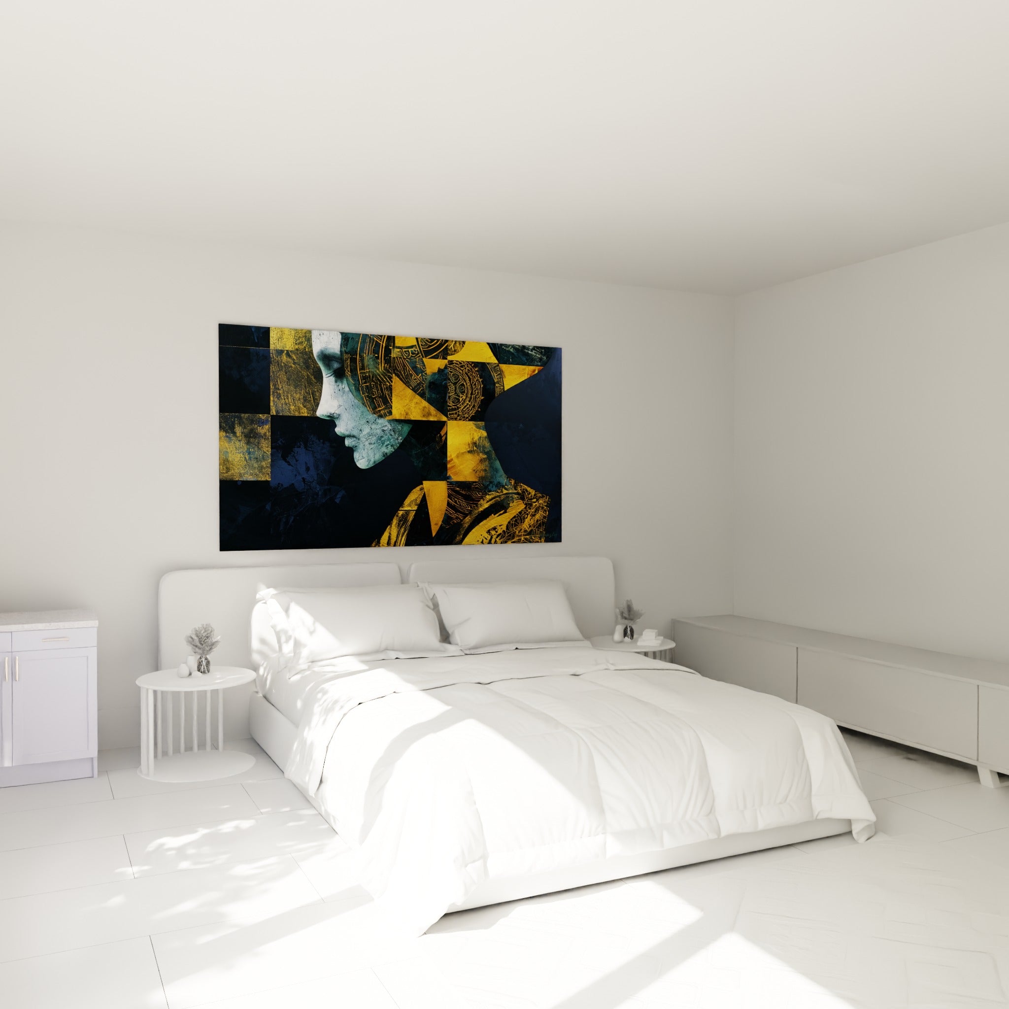 Silhouette dorée du visage abstrait accrochée au-dessus d'un lit dans une chambre claire