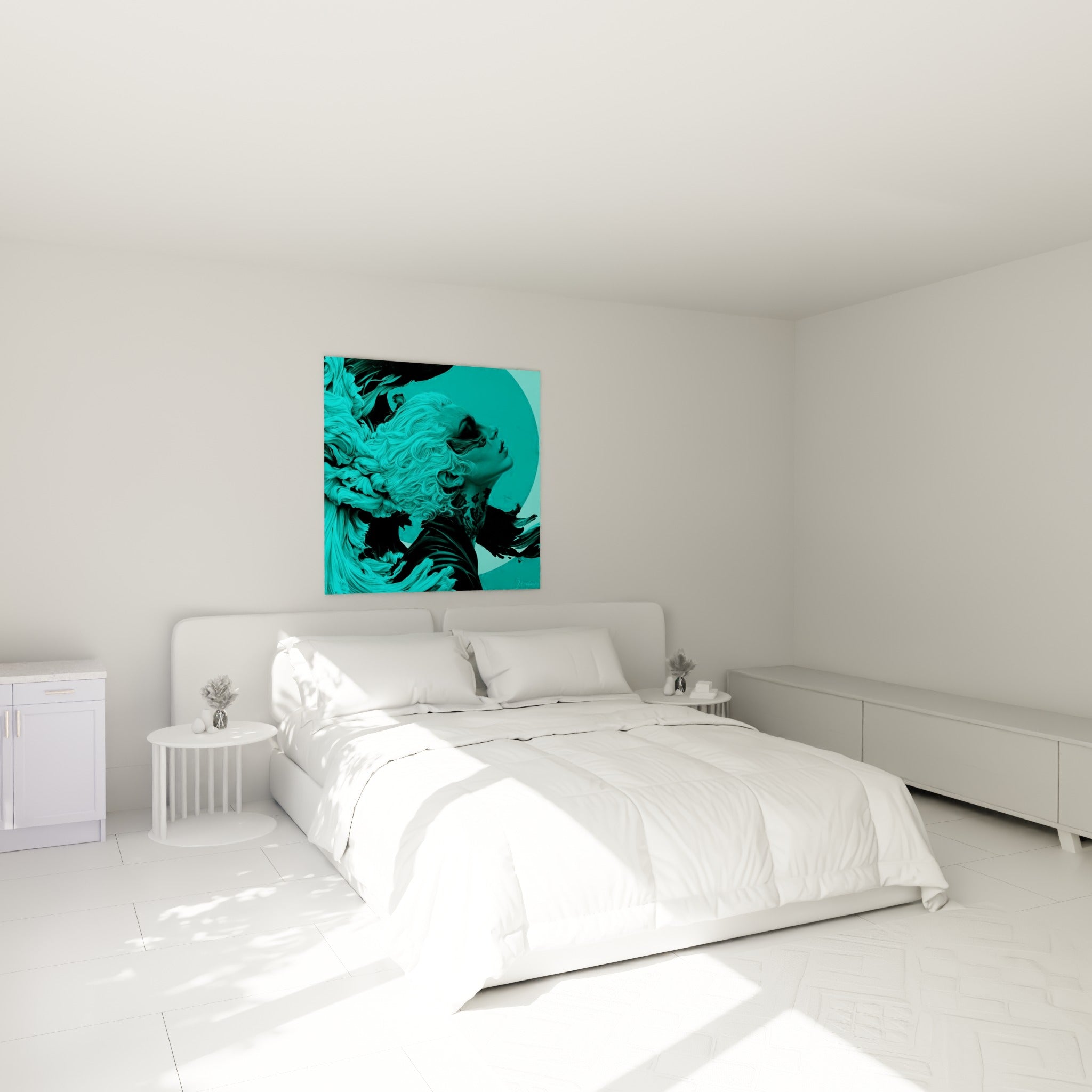 Chevelure turquoise saisie en mouvement sur ce visage abstrait, accrochée au-dessus d'un lit dans une chambre claire