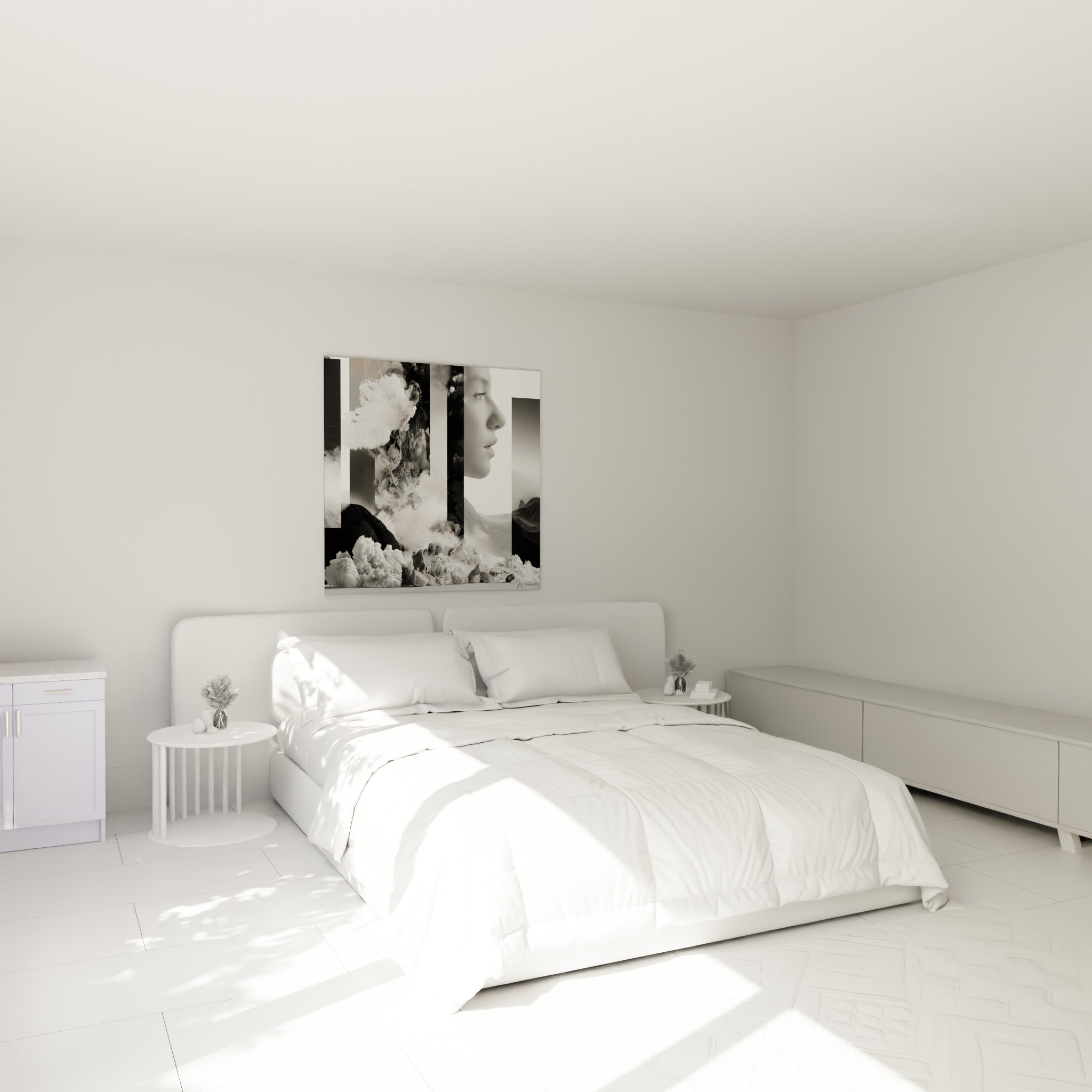 Profil sculpté et volutes blanches du Visage abstrait, au-dessus d'un lit dans une chambre claire