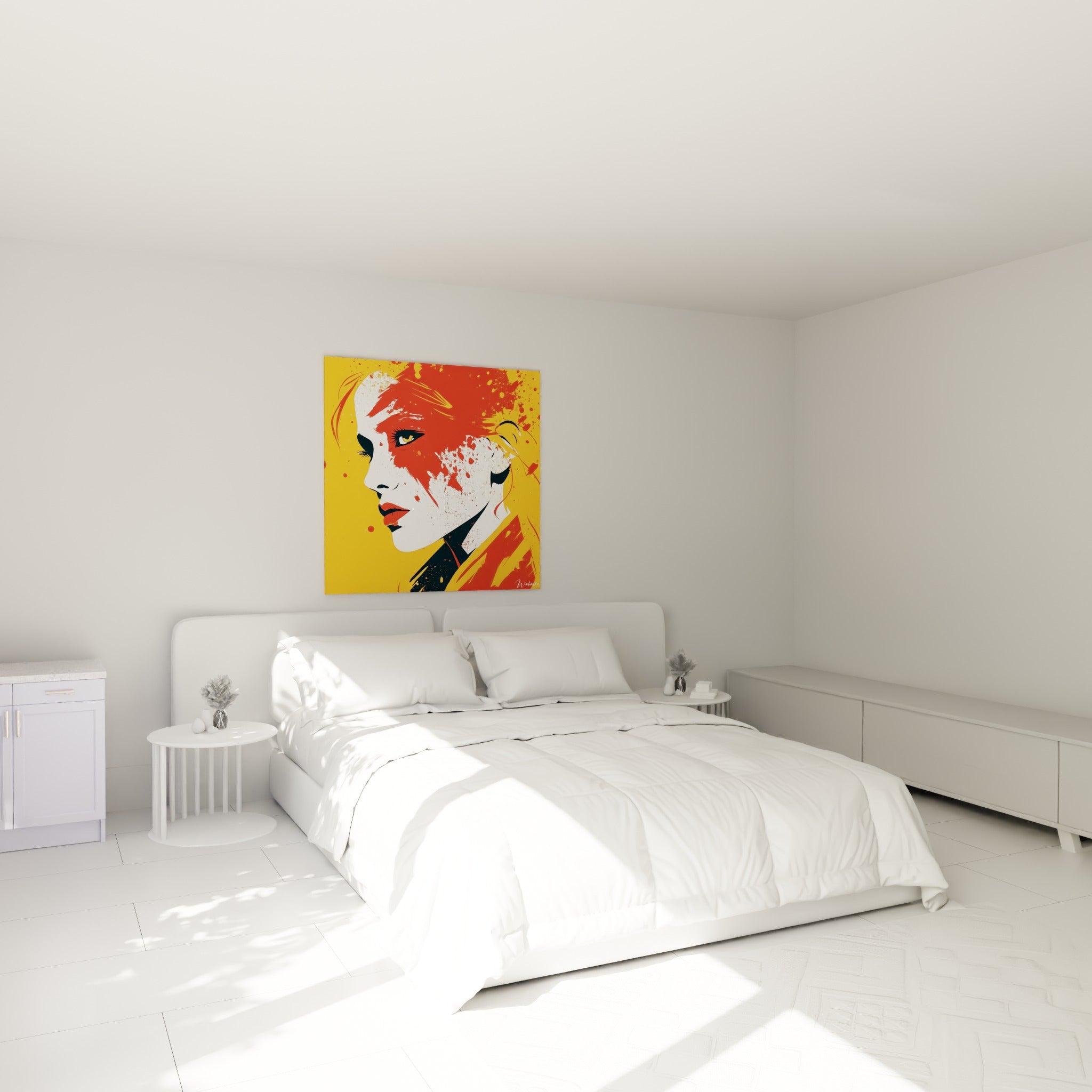 Profil féminin rouge et jaune, visage abstrait aux éclats blancs, au-dessus d'un lit dans une chambre claire