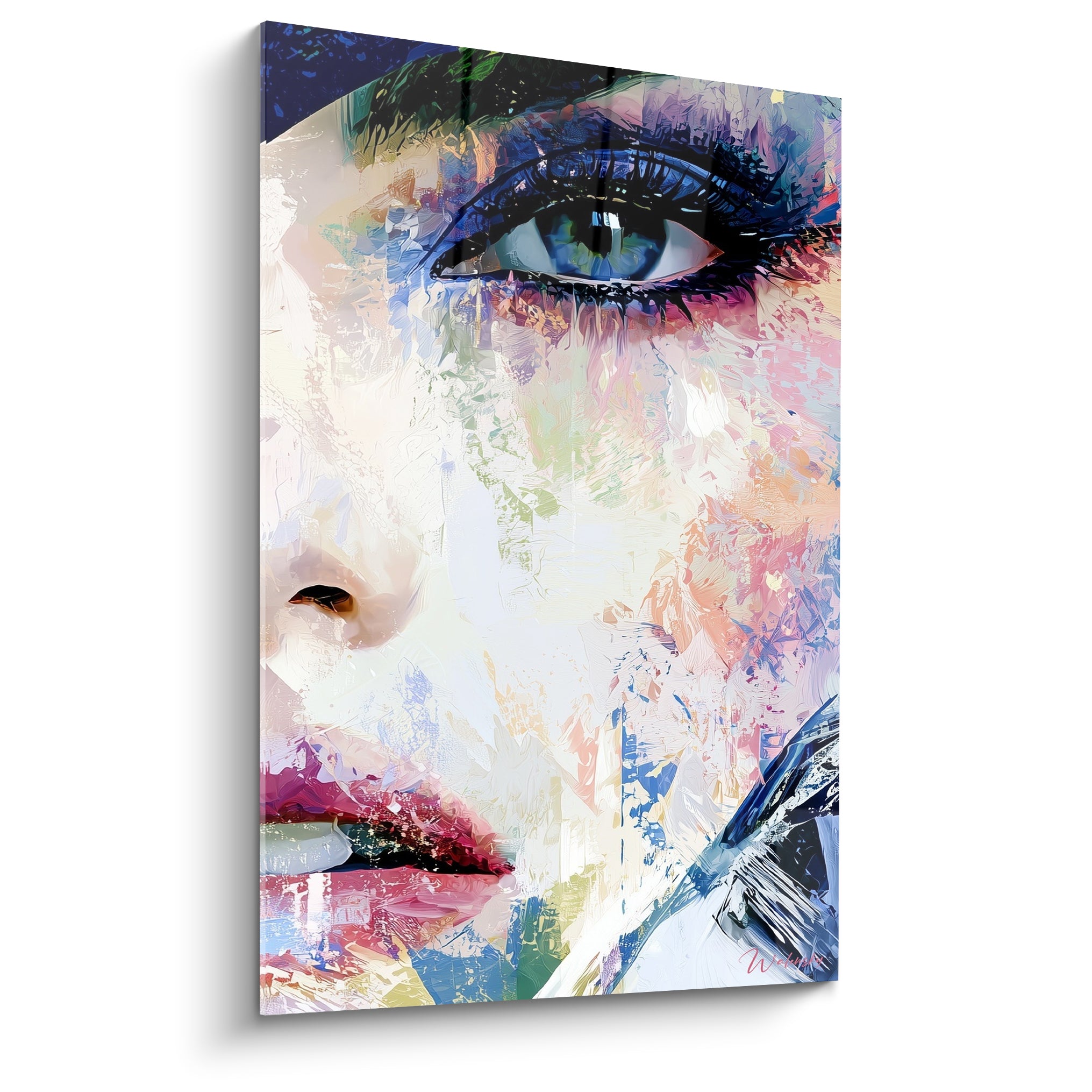 Visage abstrait aux lèvres rouge carmin et œil vert émeraude cerné de bleu marine et rose pâle