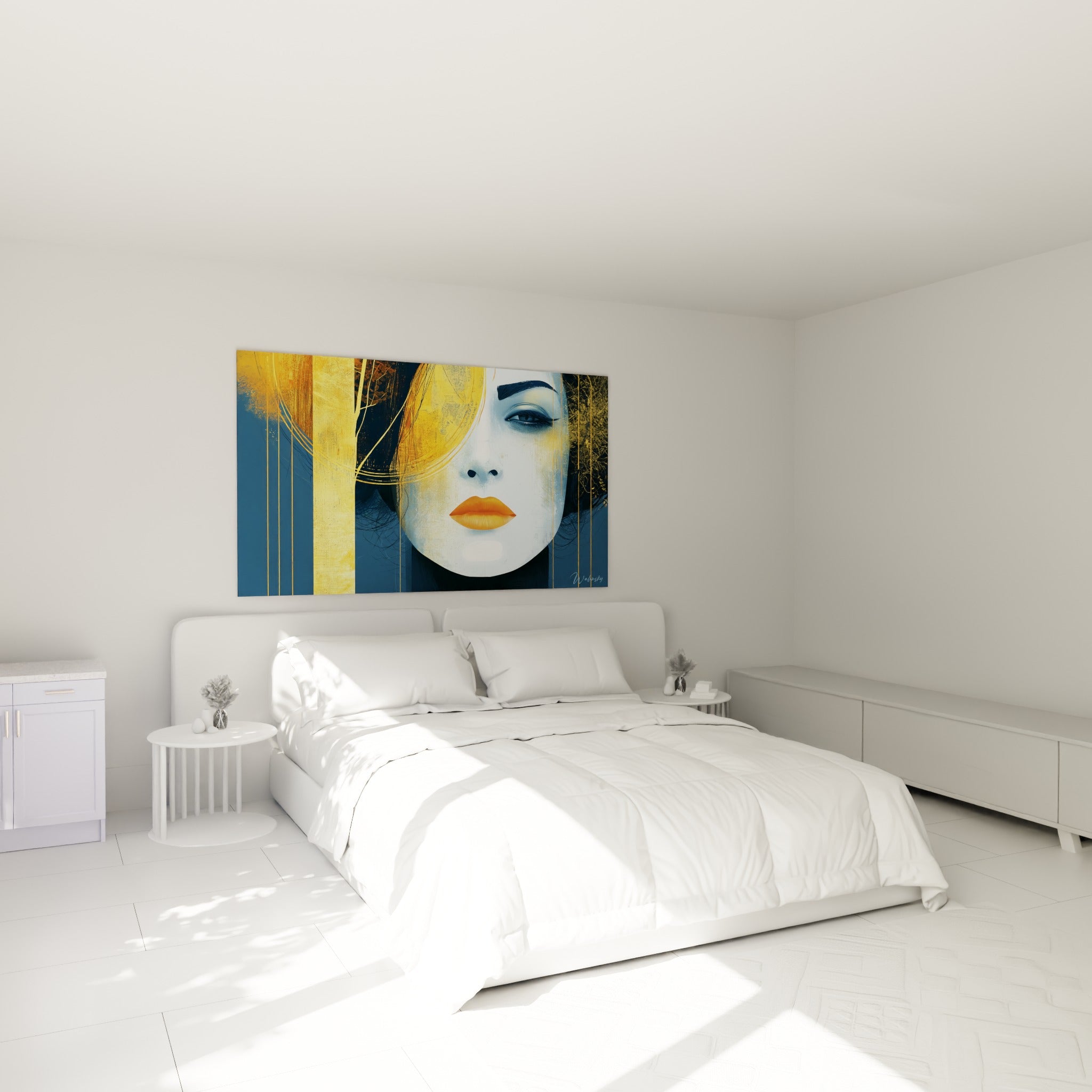 Portrait stylisé bleu marine et doré, lèvres orange, accroché au-dessus d'un lit dans une chambre claire.