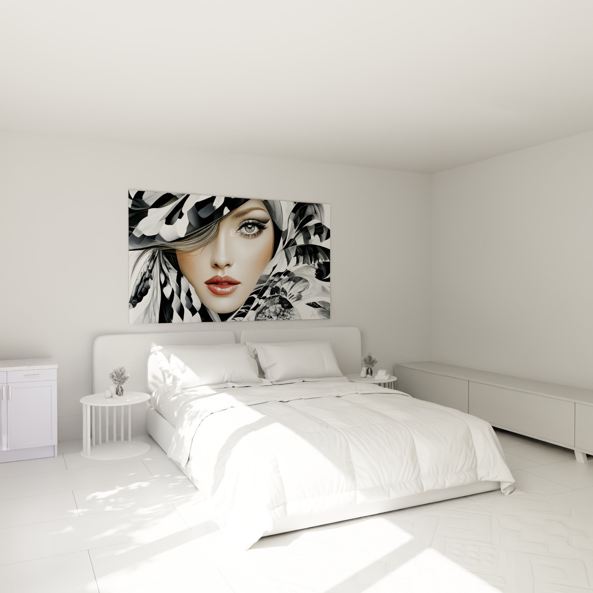 Portrait graphique noir et blanc aux plumes stylisées, accroché au-dessus d'un lit dans une chambre claire