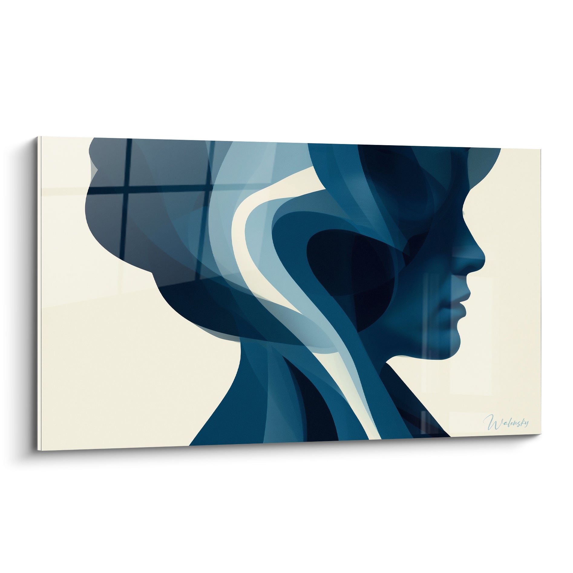 Profil féminin en bleu marine et crème, silhouette graphique aux courbes fluides et motif quadrillé