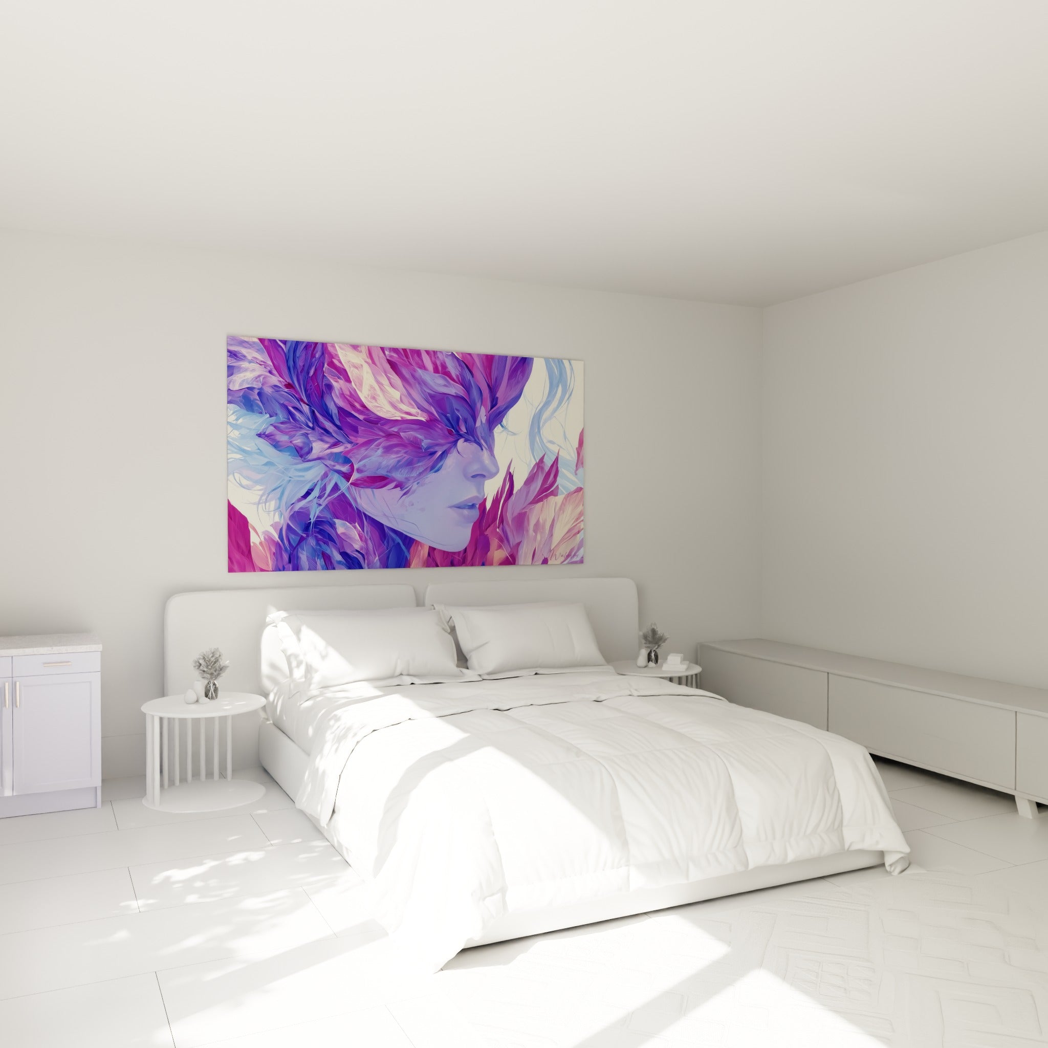 Visage abstrait aux pétales violets et bleu lavande, au-dessus d'un lit dans une chambre claire