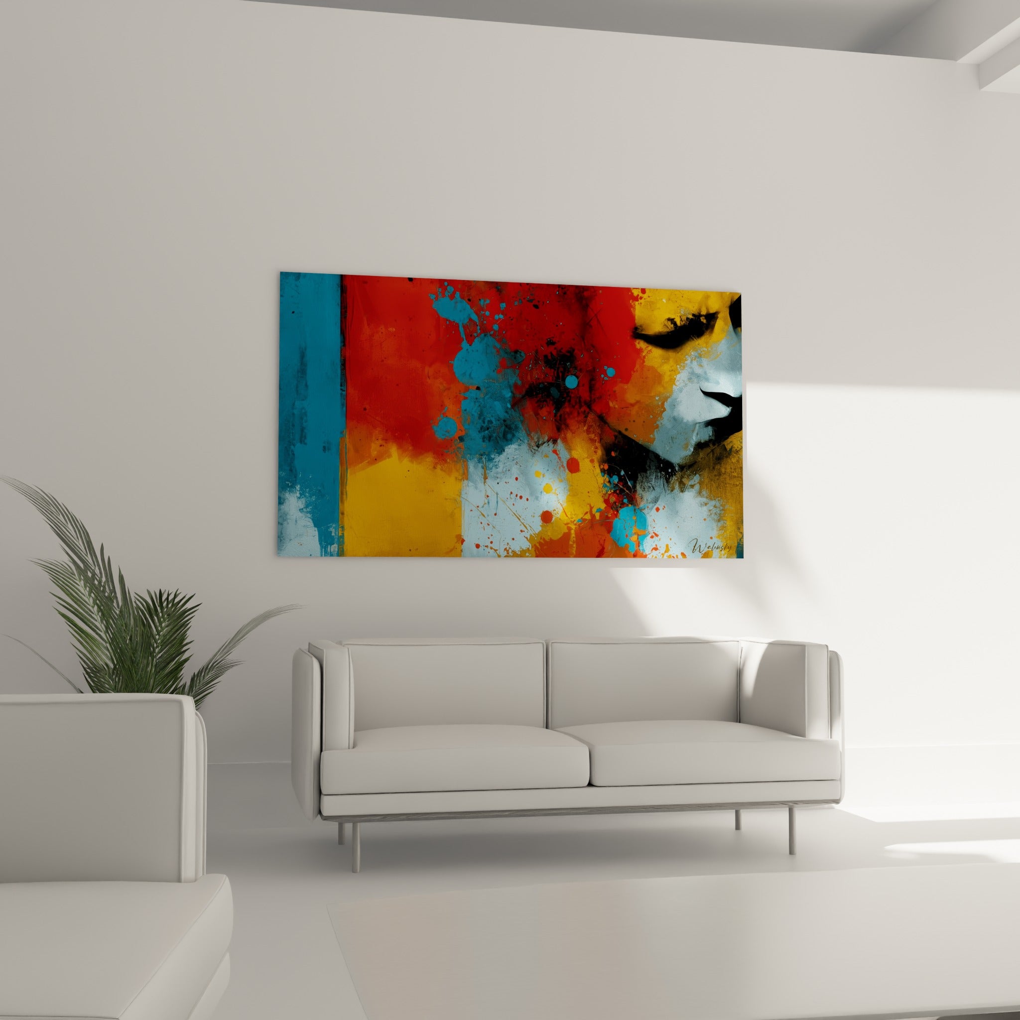 Œuvre abstraite rouge et jaune ocre avec visage esquissé, suspendue au-dessus d'un canapé dans un salon lumineux