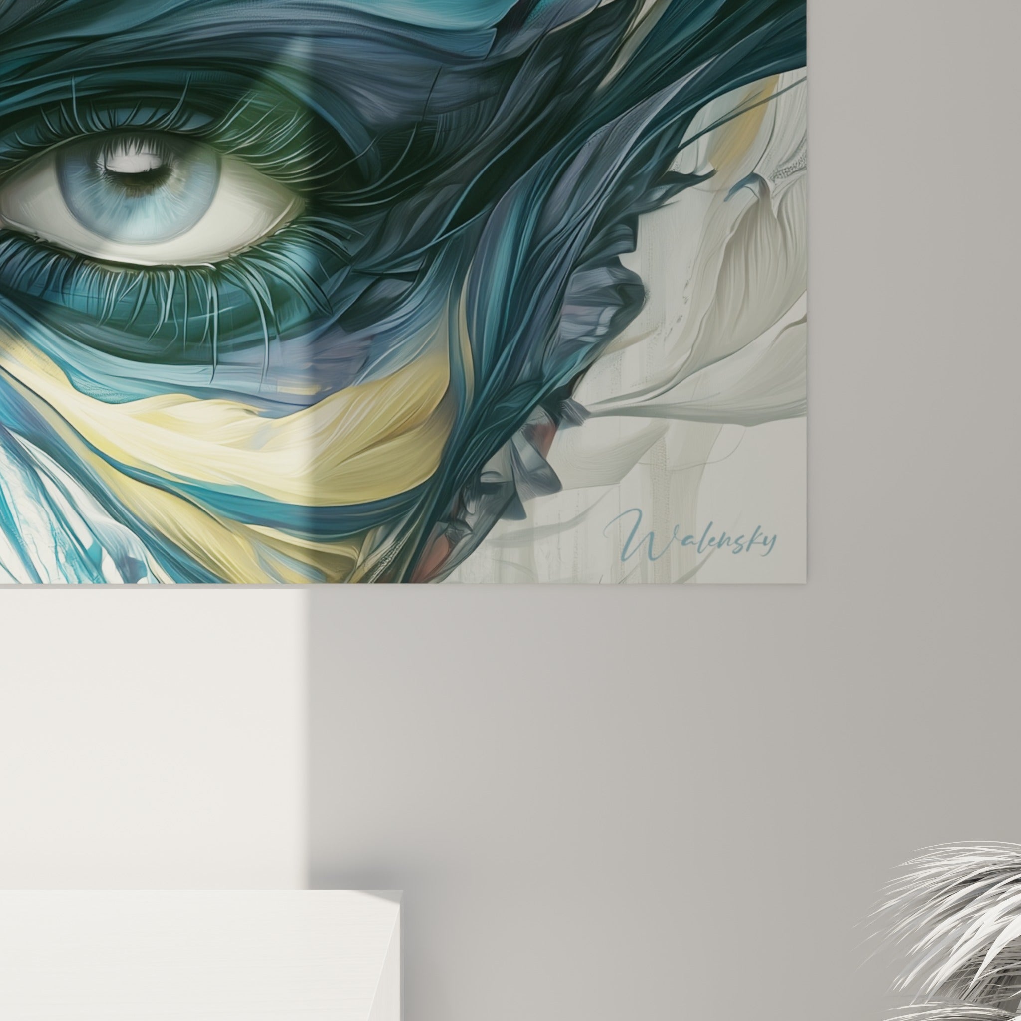Empâtements bleu marine et coulures dorées du visage abstrait, matière picturale visible de près