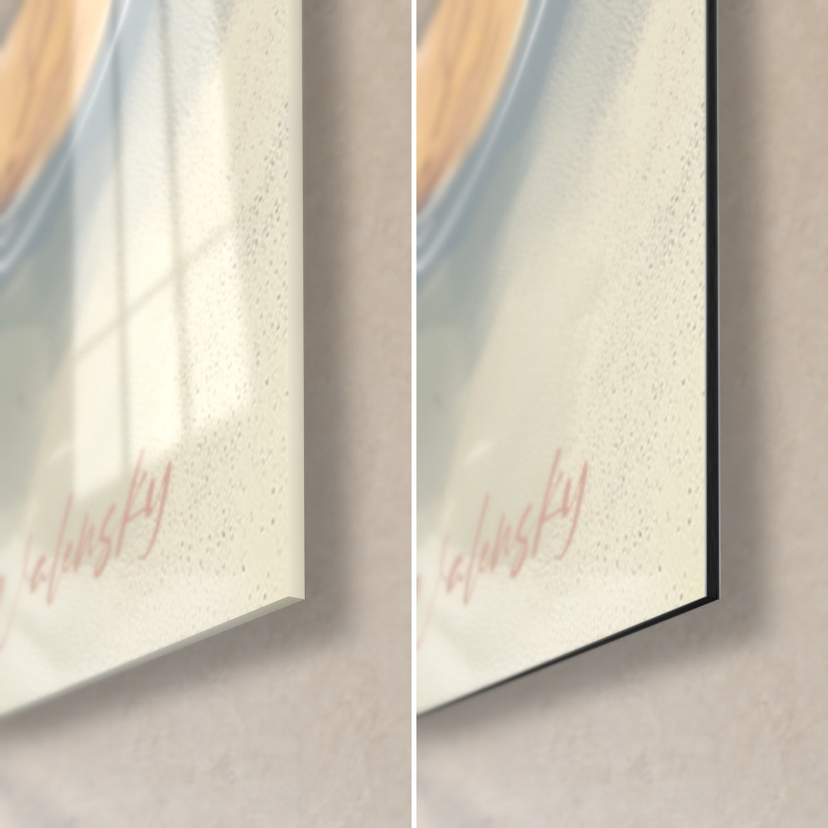 Tableau visage abstrait, coin bas droit : signature rose sur fond crème, verre acrylique brillant à gauche, Dibond noir mat à droite