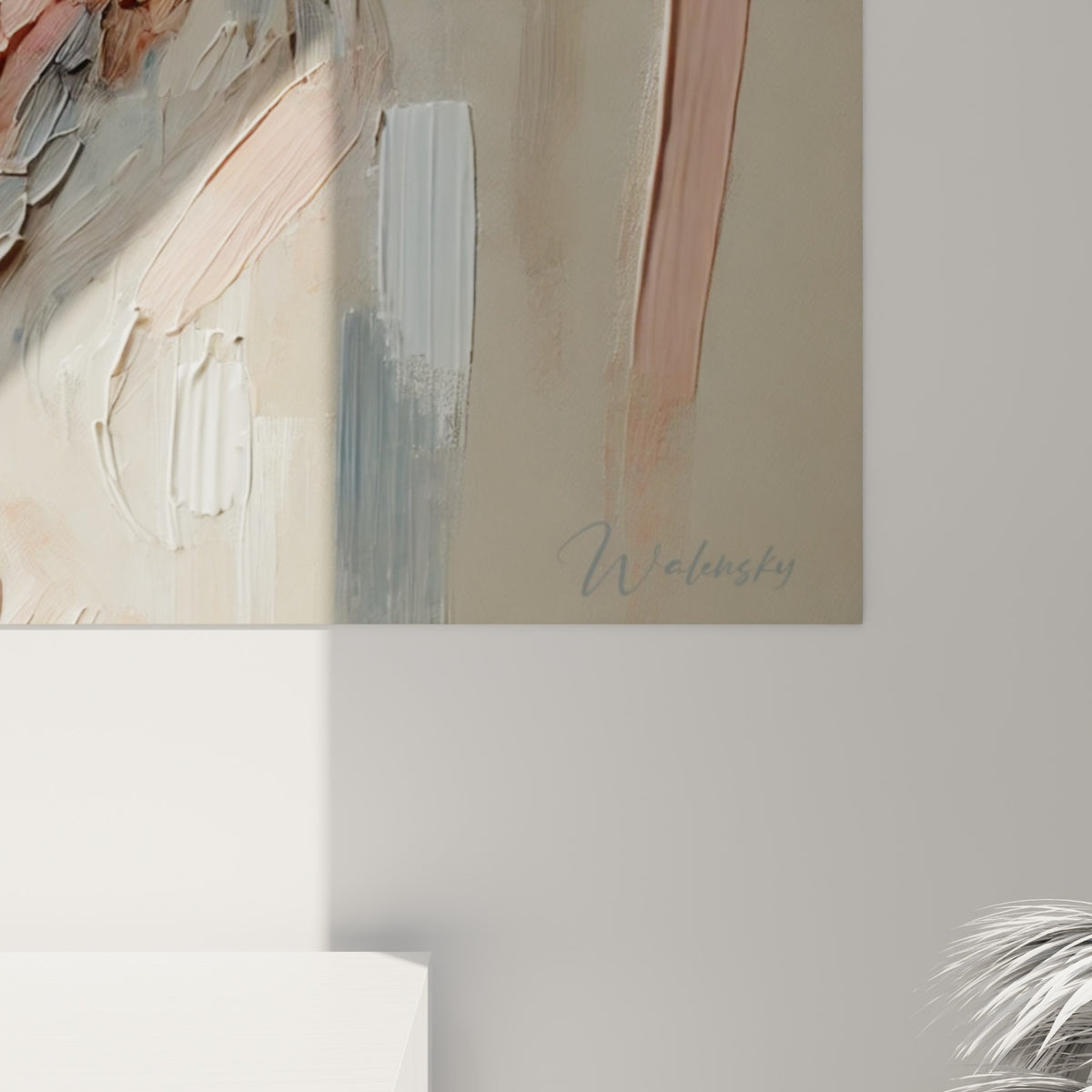 Empâtements épais de peinture rose, blanche et grise formant les traits d'un visage abstrait