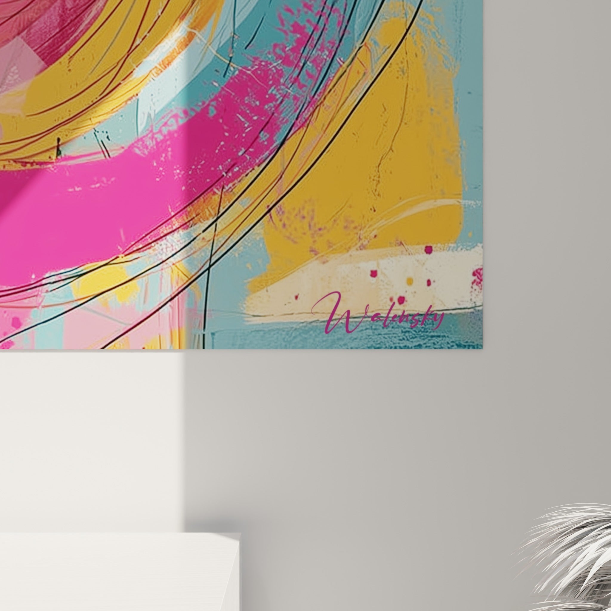 Empâtements colorés en orange et fuchsia, traits noirs griffés et éclaboussures d'encre sur la toile