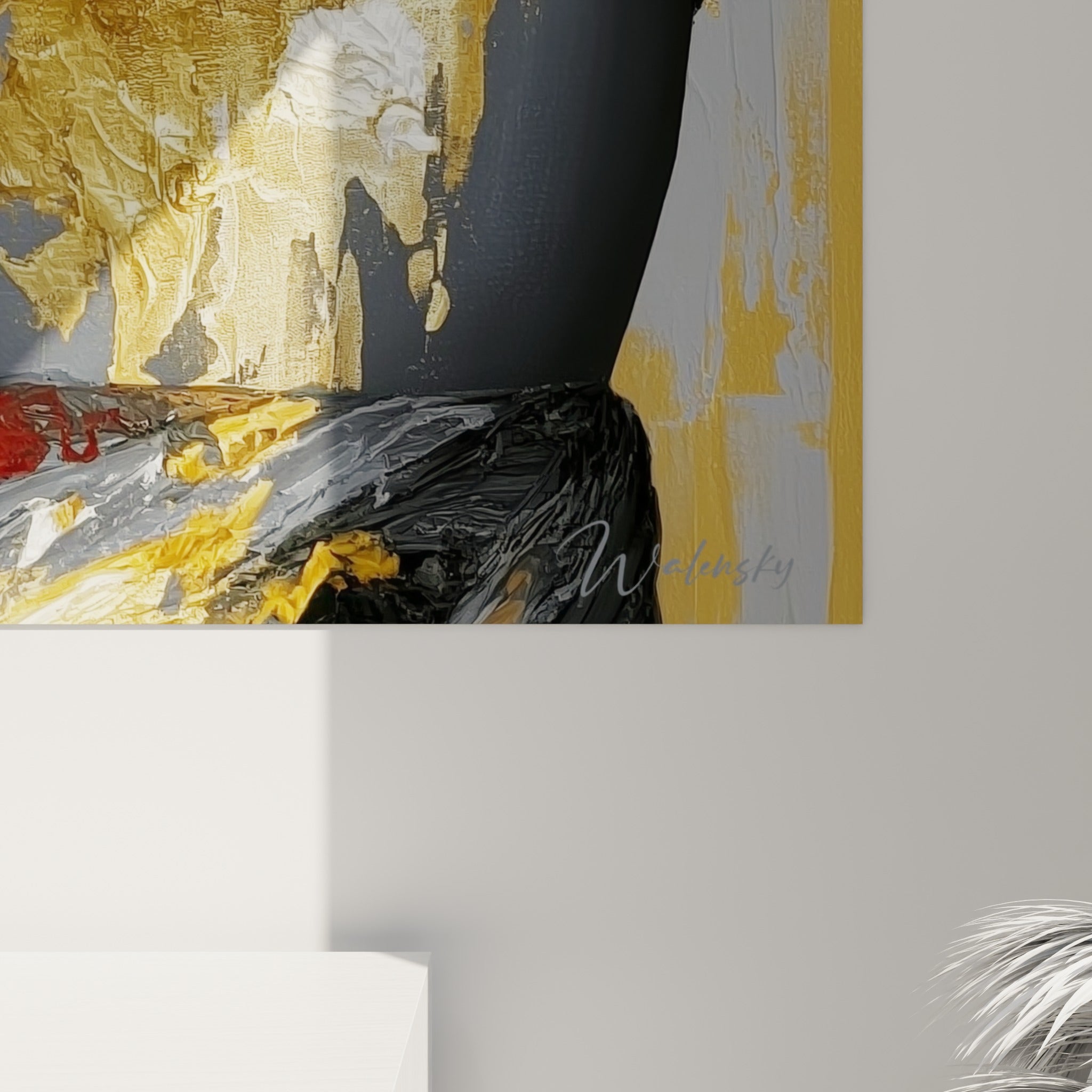 Empâtements dorés et coulures rouge sombre du visage abstrait révélant la matière épaisse de la peinture