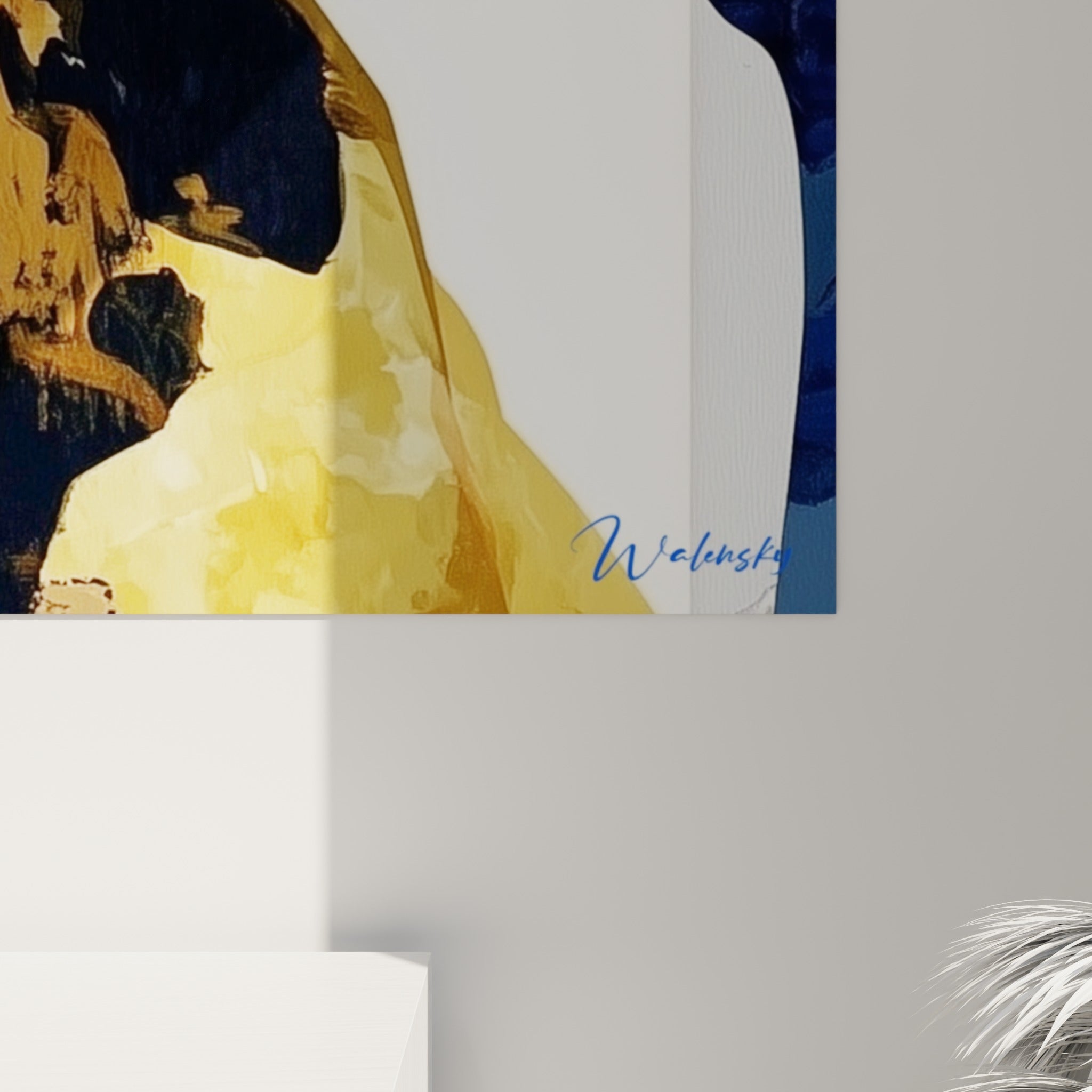 Matière dorée texturée et bleu ardoise du Visage abstrait, grain visible en gros plan sur la toile