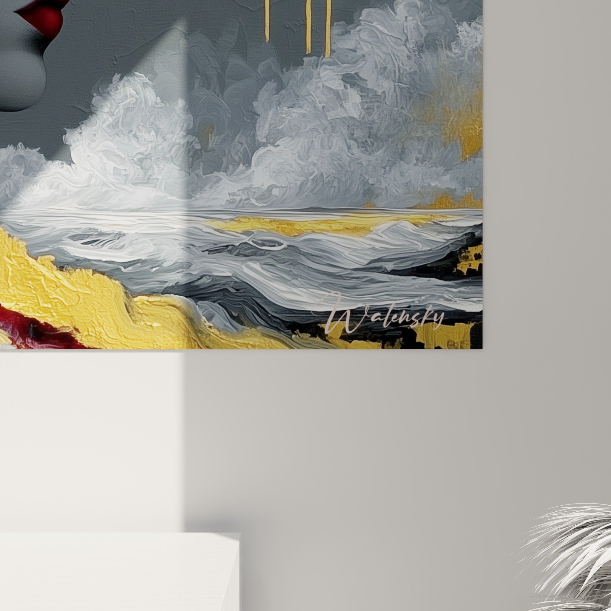 Empâtements dorés et coulures rouges sur fond gris, matière épaisse du tableau visage abstrait vue de près