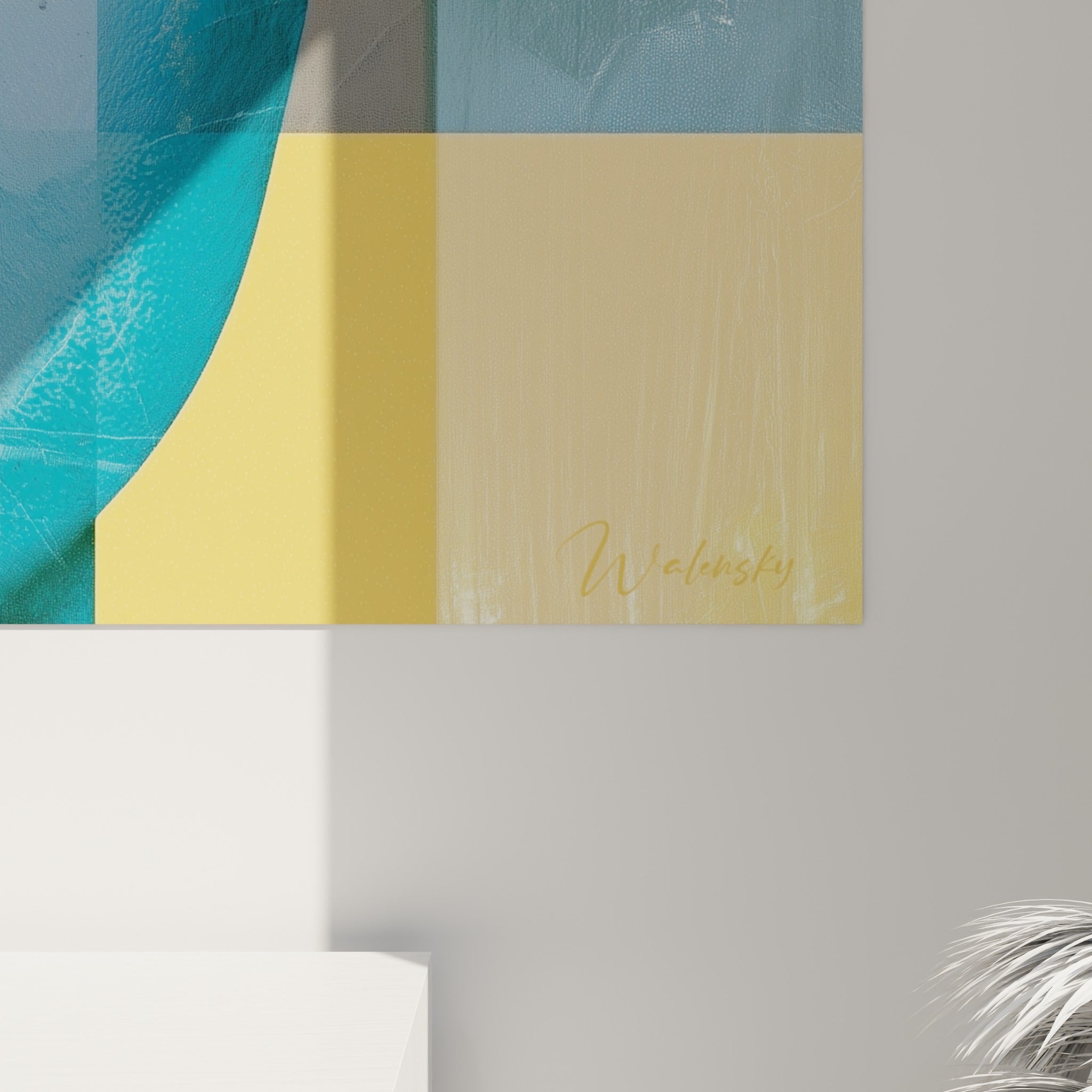 Empâtements et textures granuleuses sur un visage fragmenté bleu pétrole et jaune doré, grain pictural visible en gros plan