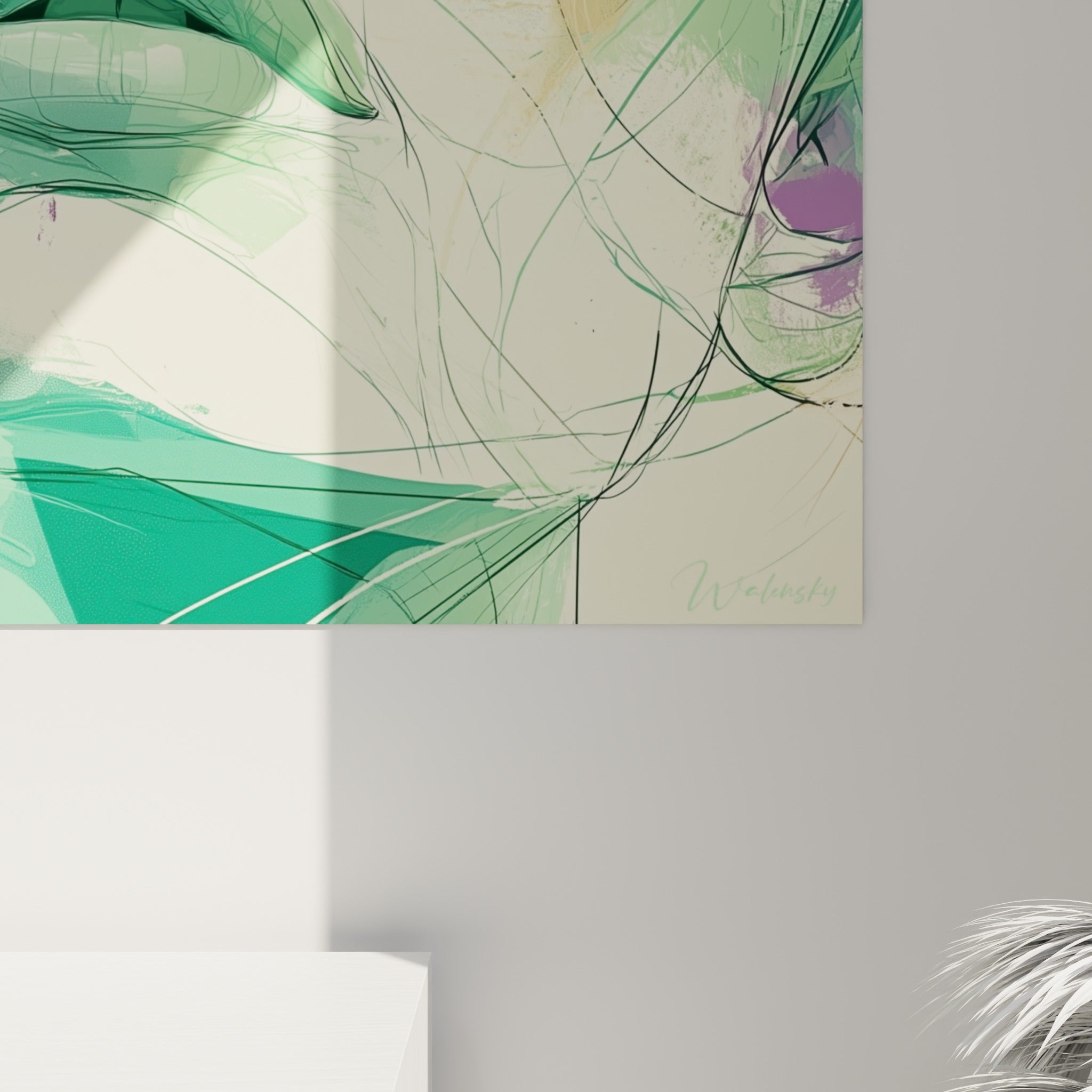 Traits noirs finement dessinés et superposition de couleurs vert émeraude, violet et orange sur la toile du visage abstrait