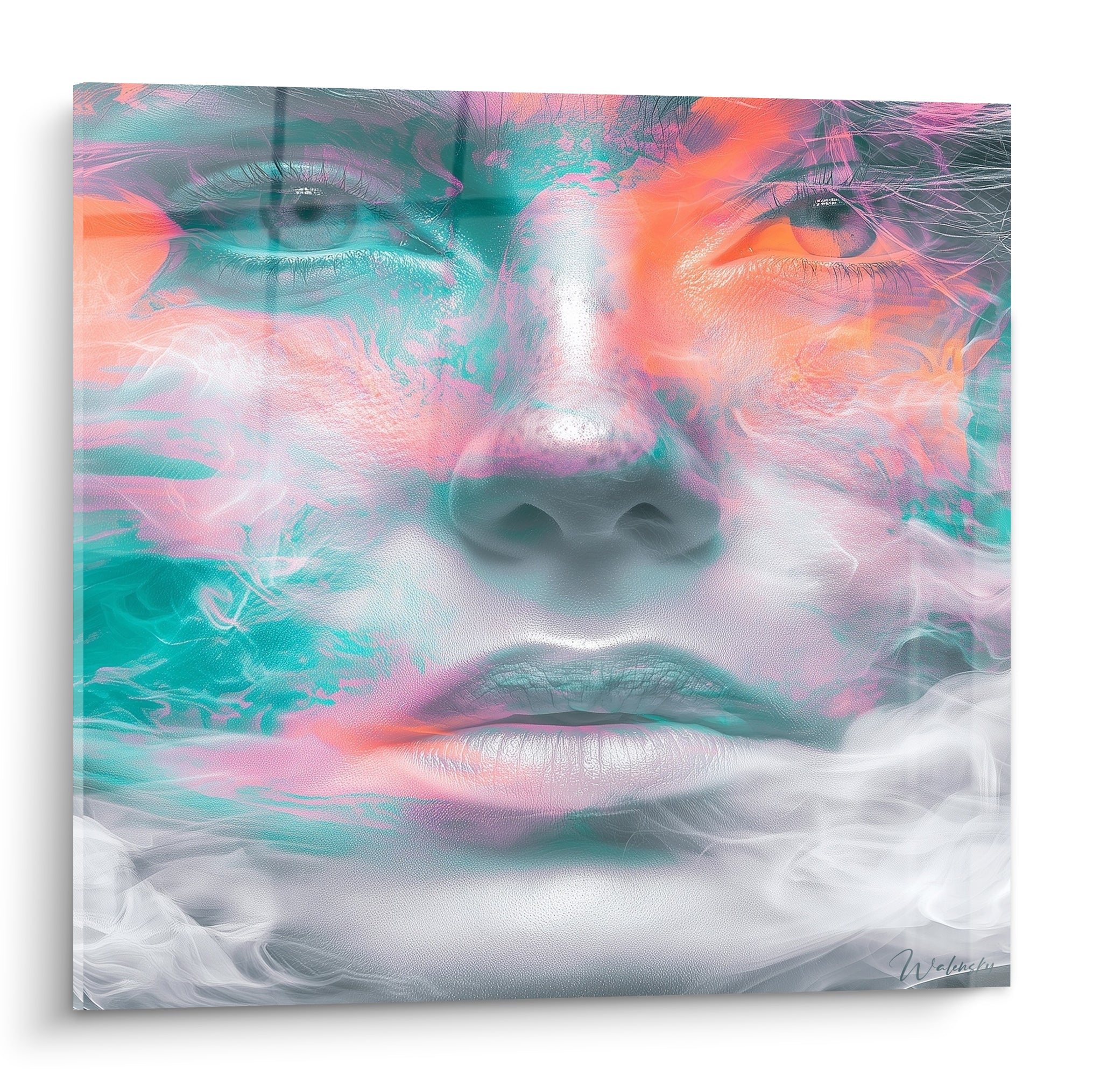Visage abstrait aux yeux perçants, nuages turquoise et corail enveloppant la peau nacrée