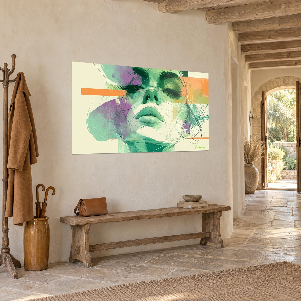 Tableau portrait esquissé aux traits de fusain, joues vert jade et bande orange, sur un mur crépi près d'une arche en pierre