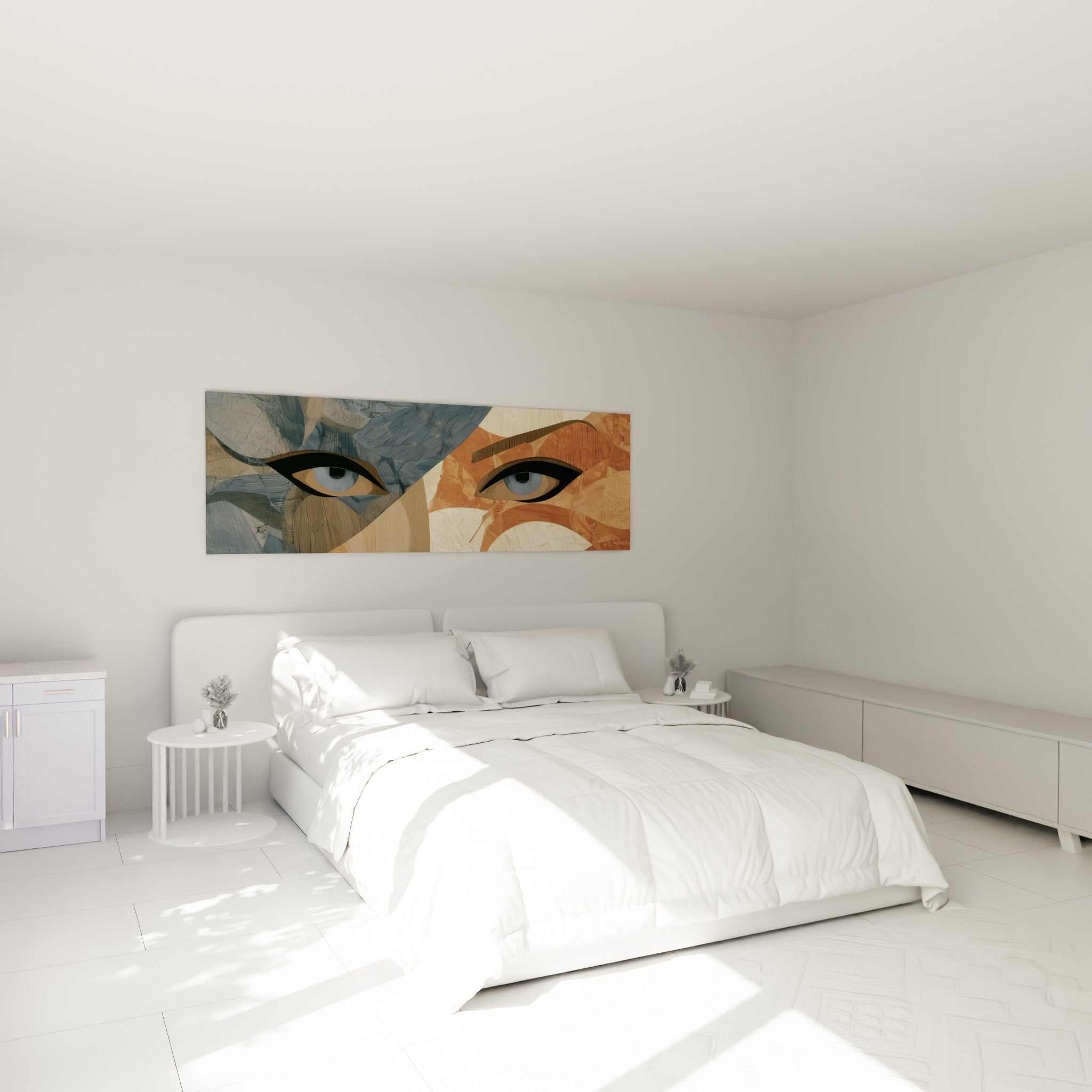 Regard divisé en bleu gris et terracotta d'un visage abstrait, au-dessus d'un lit dans une chambre claire