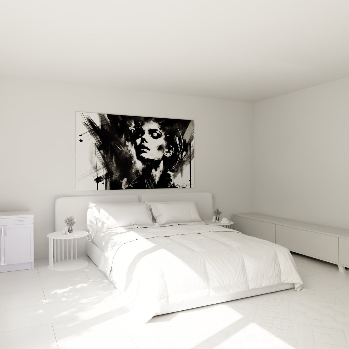 Portrait graphique noir et blanc au regard fermé, accroché au-dessus d'un lit dans une chambre claire