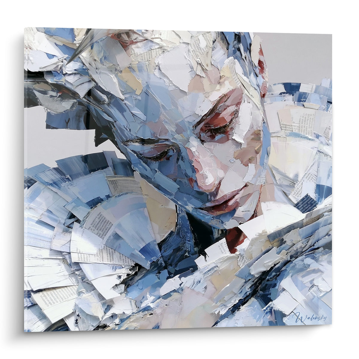 Visage féminin aux yeux clos, bleu marine et blanc, texture papier déchiré en relief