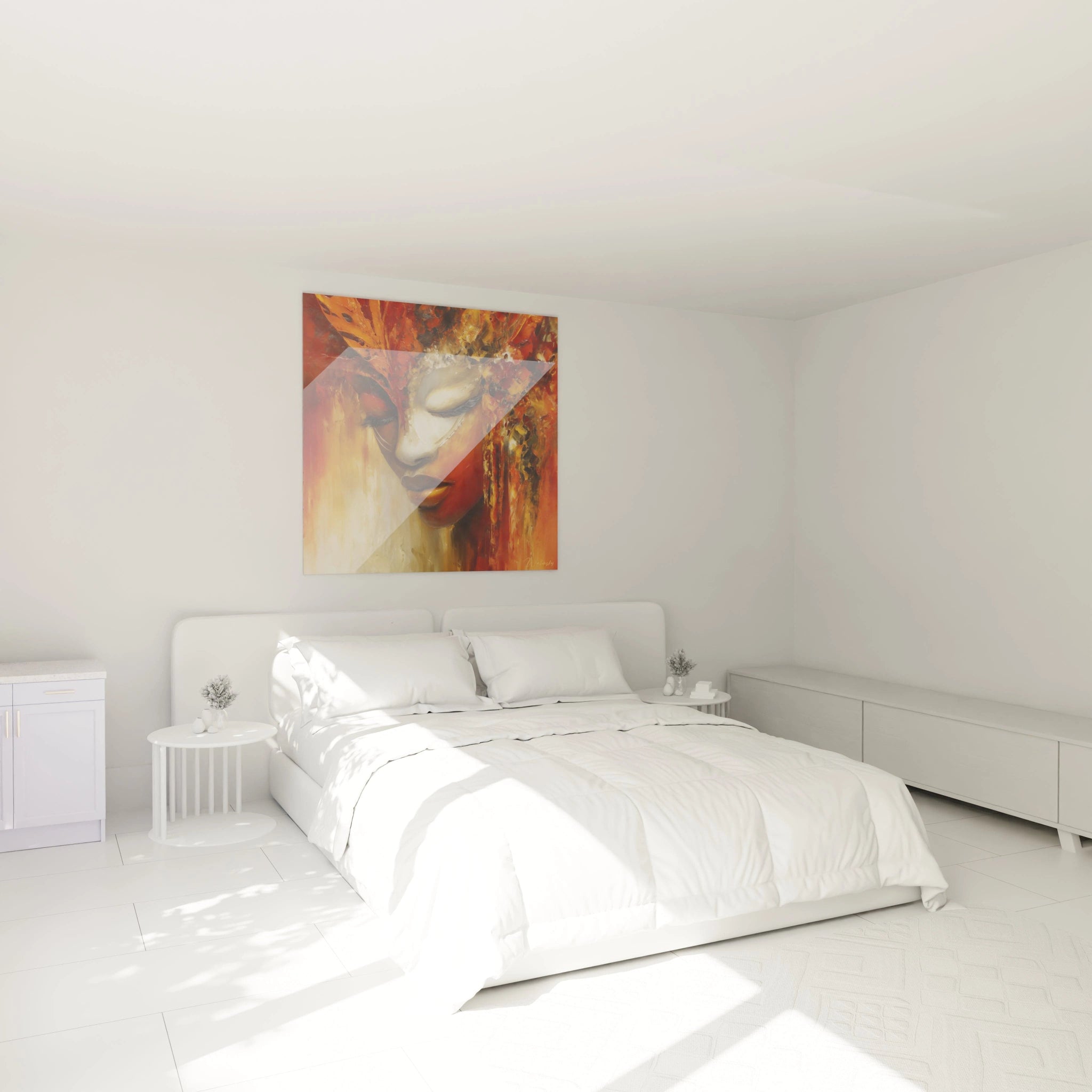 Tableau visage africain moderne de Walensky accroché dans une chambre lumineuse et épurée