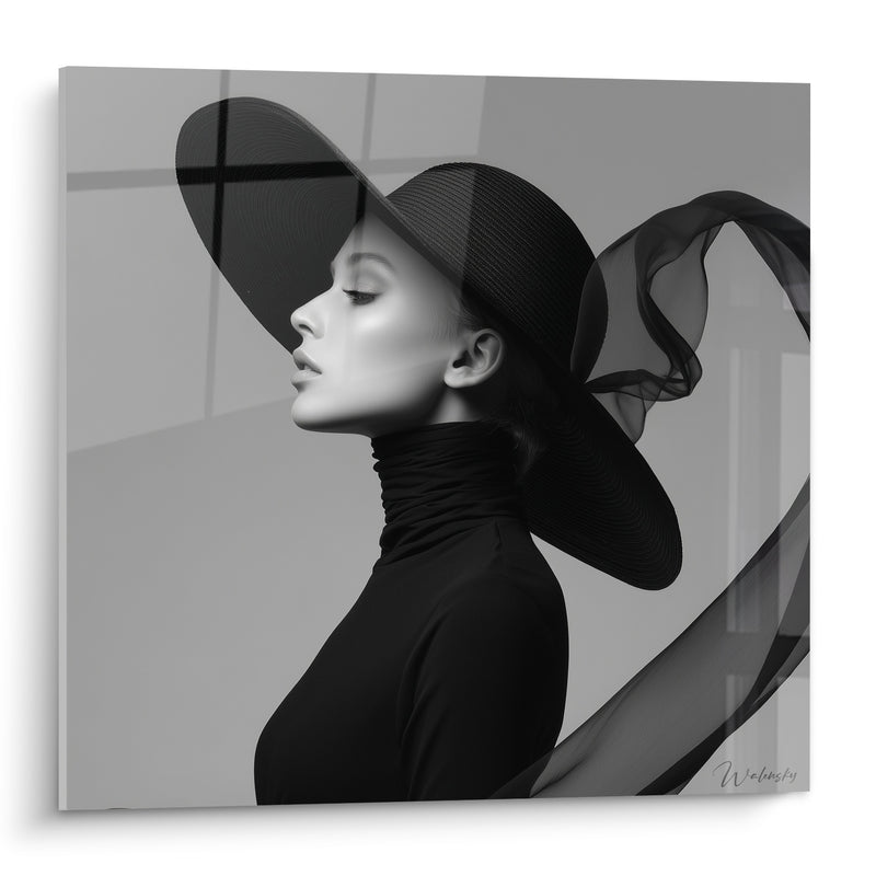 Tableau Femme grand chapeau noir et gris - Élégance suspendue - Edition Visage noir et blanc