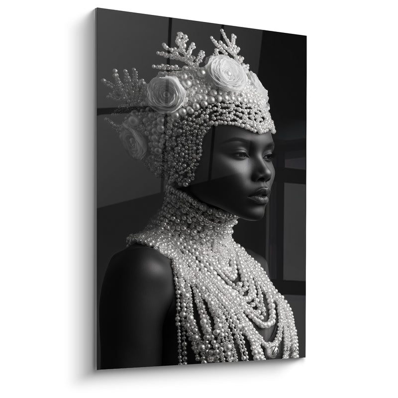Tableau Femme noire et blanche à la parure de perles - Majesté silencieuse - Edition Visage noir et blanc