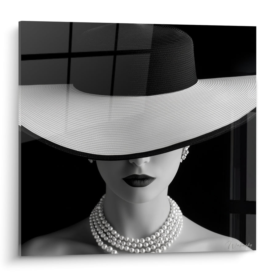 Dipinto Donna con Cappello Nero e Bianco - Eleganza Nascosta - Edizione Volto in Bianco e Nero