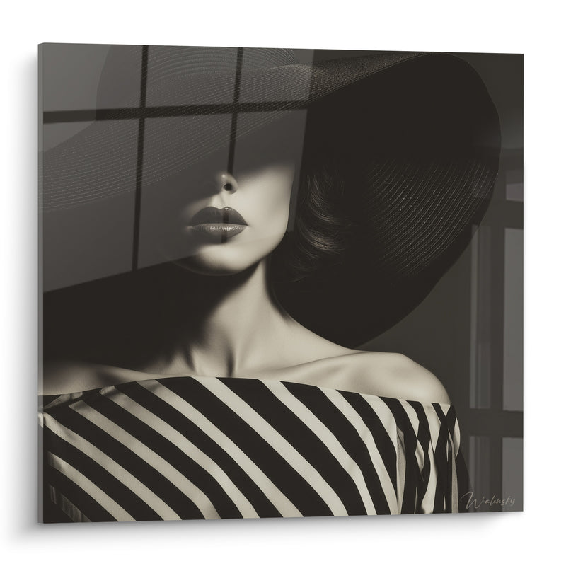 Tableau Femme chapeau noir et lèvres brunes - Mystère voilé - Edition Visage noir et blanc