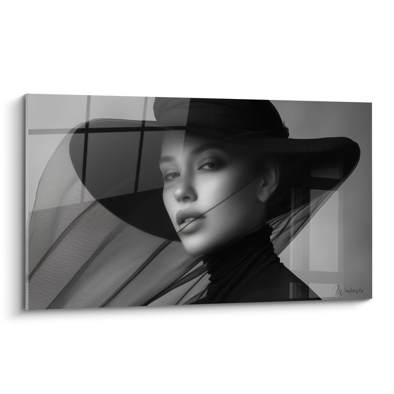 Tableau Portrait féminin au grand chapeau et voile transparent - Regard voilé - Edition Visage noir et blanc