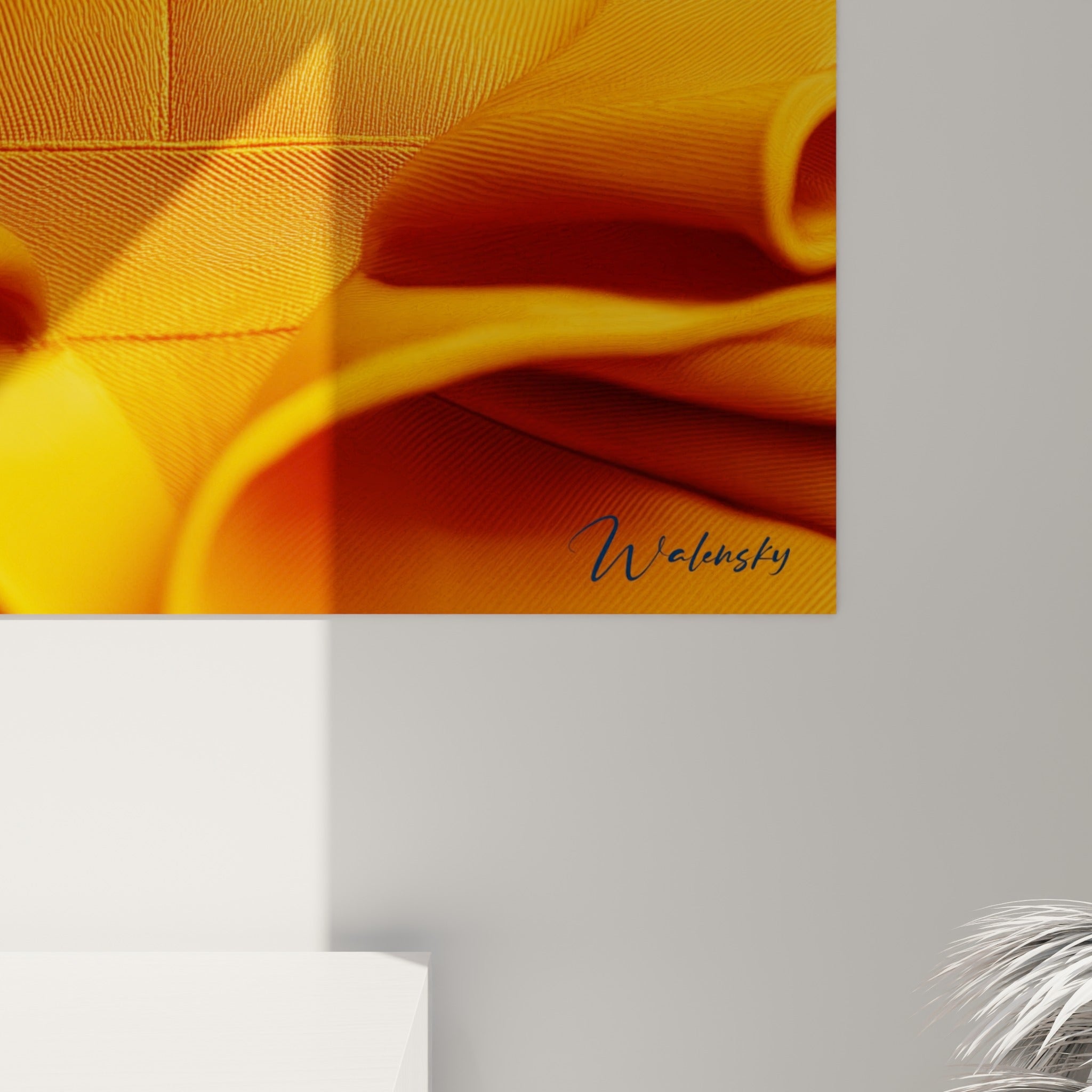 Grain de l'impression révélant les textures orange et bleu cobalt du portrait futuriste
