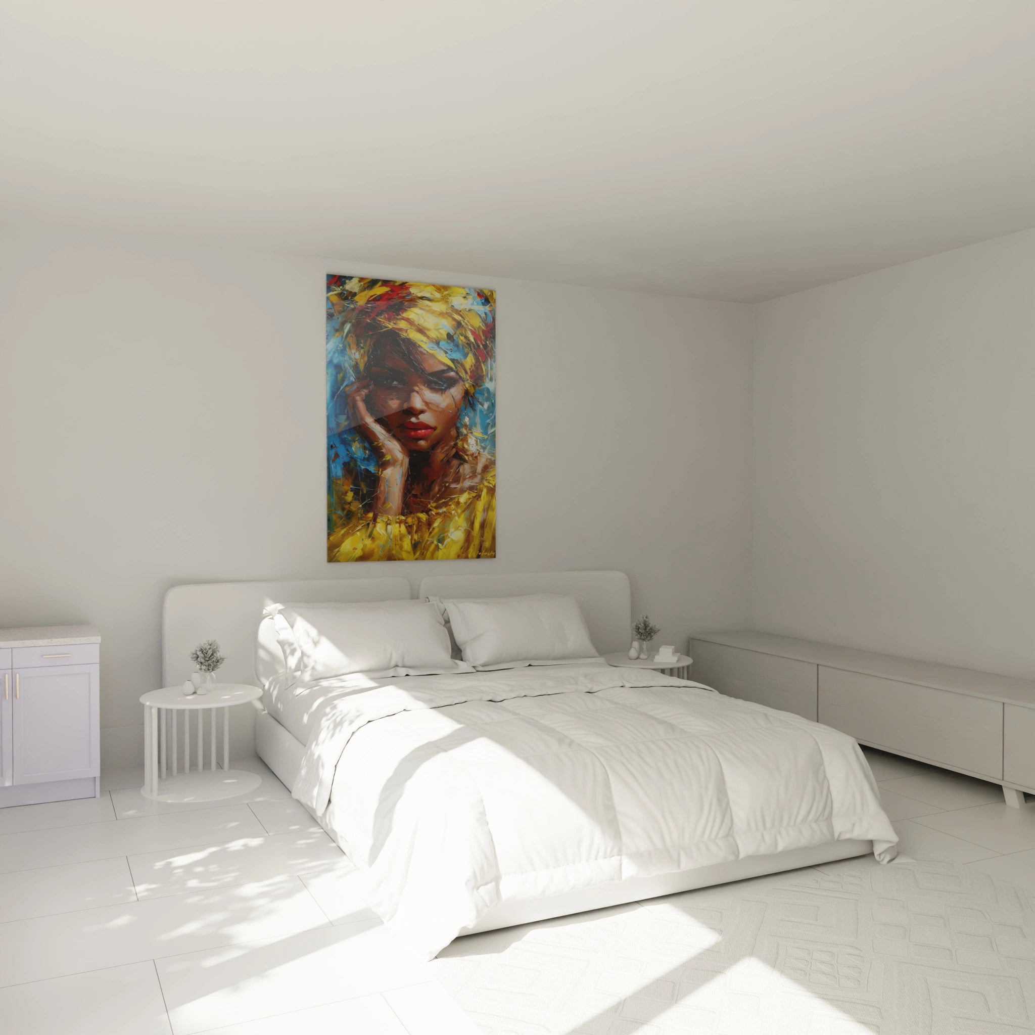 Tableau visage africain moderne de Walensky accroché au mur d'une chambre lumineuse et minimaliste