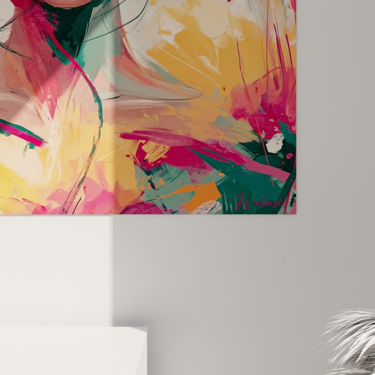 Empâtements roses et coulures jaunes se mêlant au grain de la toile sur ce portrait végétal