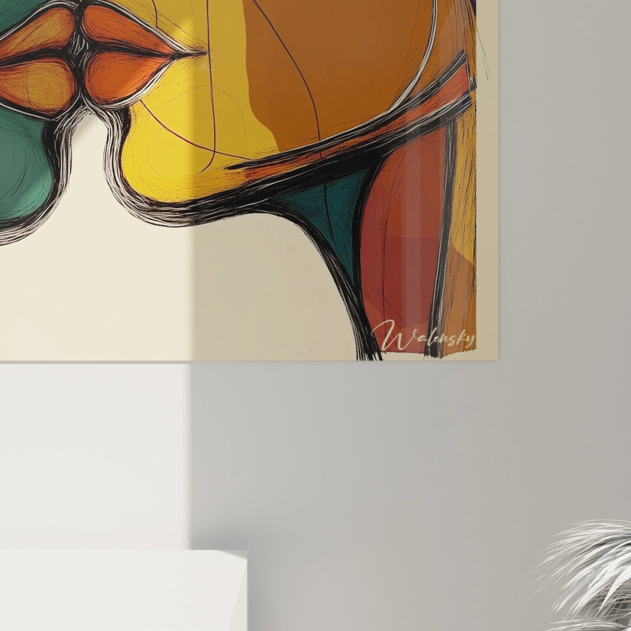 Un tableau visage abstrait expressif présentant deux silhouettes faciales qui se rencontrent, partageant des lèvres orange éclatantes, avec une partition chromatique vert émeraude et jaune ocre, souligné par des lignes noires fluides sur un fond beige neutre.
