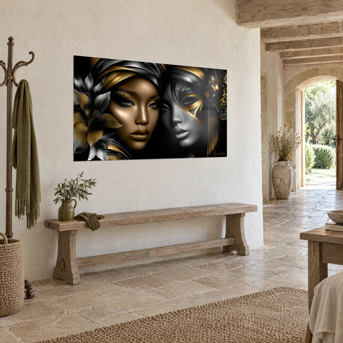 Cuadro de retratos gemelos con turbante negro y dorado, lirio plateado a la izquierda, muro de piedra y banco de madera, casa de campo