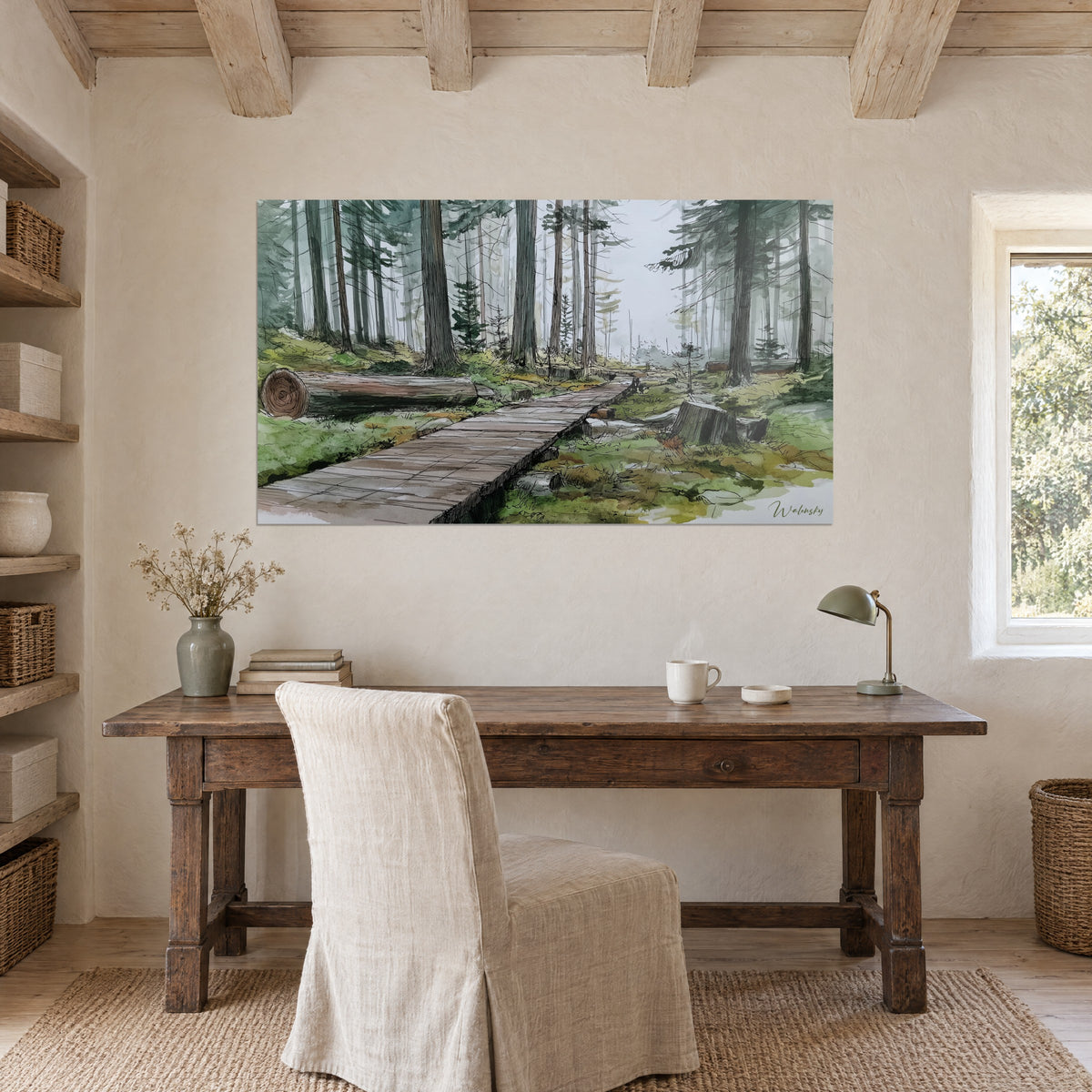 Gemälde Vogesen-Lichtung in Aquarell und Tusche, liegender Baumstamm, grauer Baumstumpf, gelbgrünes Moos, über einem antiken Holzschreibtisch