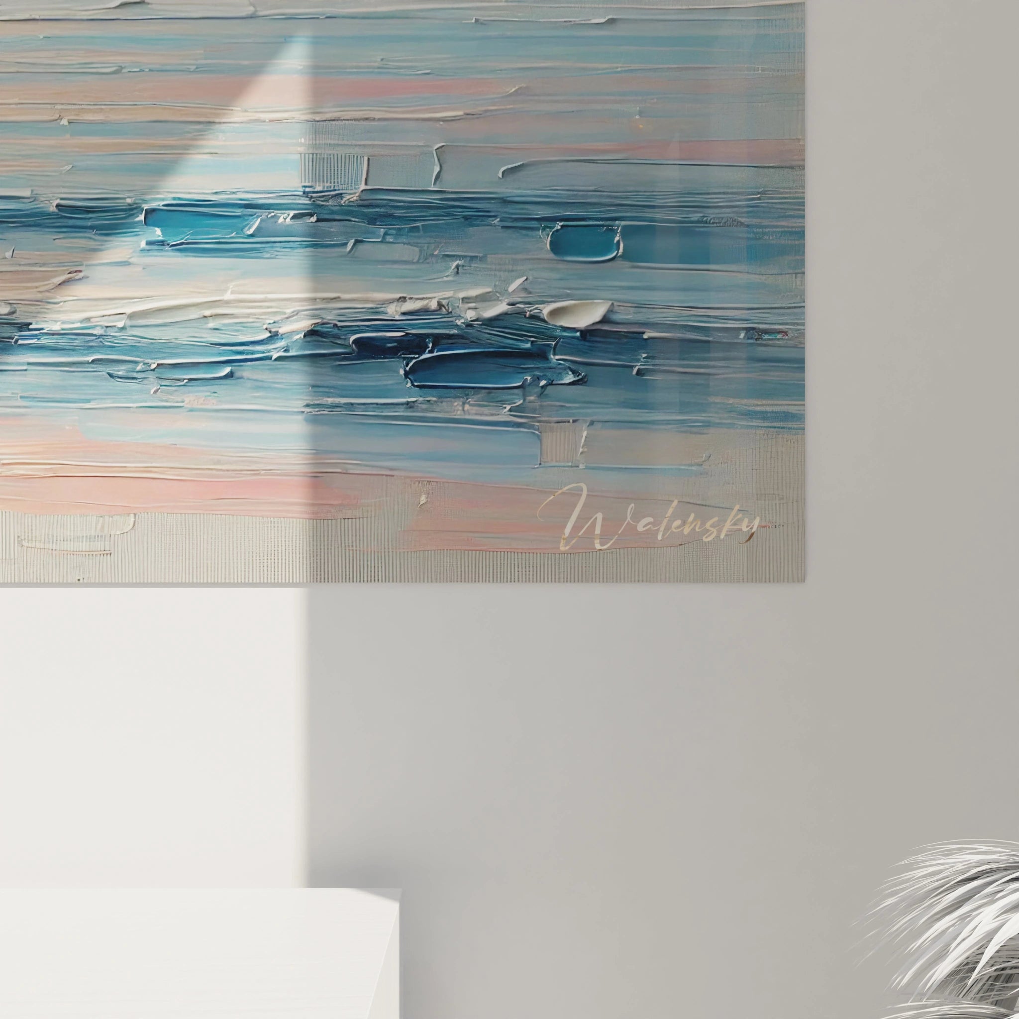 "Vue rapprochée du tableau voilier, mettant en avant la texture de la peinture en empâtement et les nuances subtiles de bleu, rose et pêche."