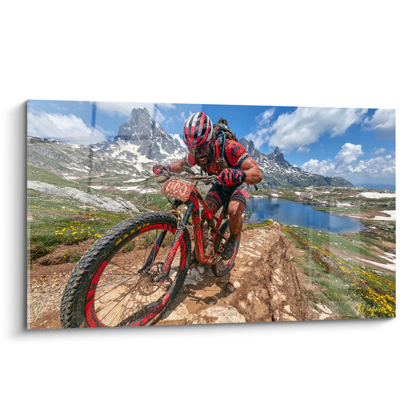 Schilderij van een fietser rood op bergpad - Duizelingwekkende afdaling - VTT-editie